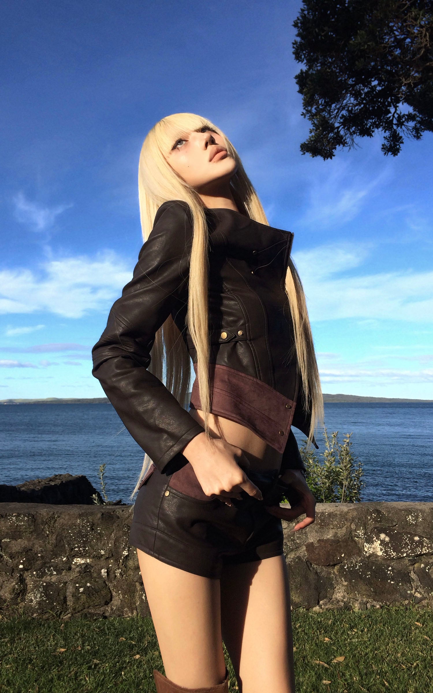 Rase le sol Veste en cuir à panneaux asymétriques &amp; Short Ensemble