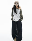 IAMXIAA Camo Sleeve Off-Shoulder Raglan T-Shirt