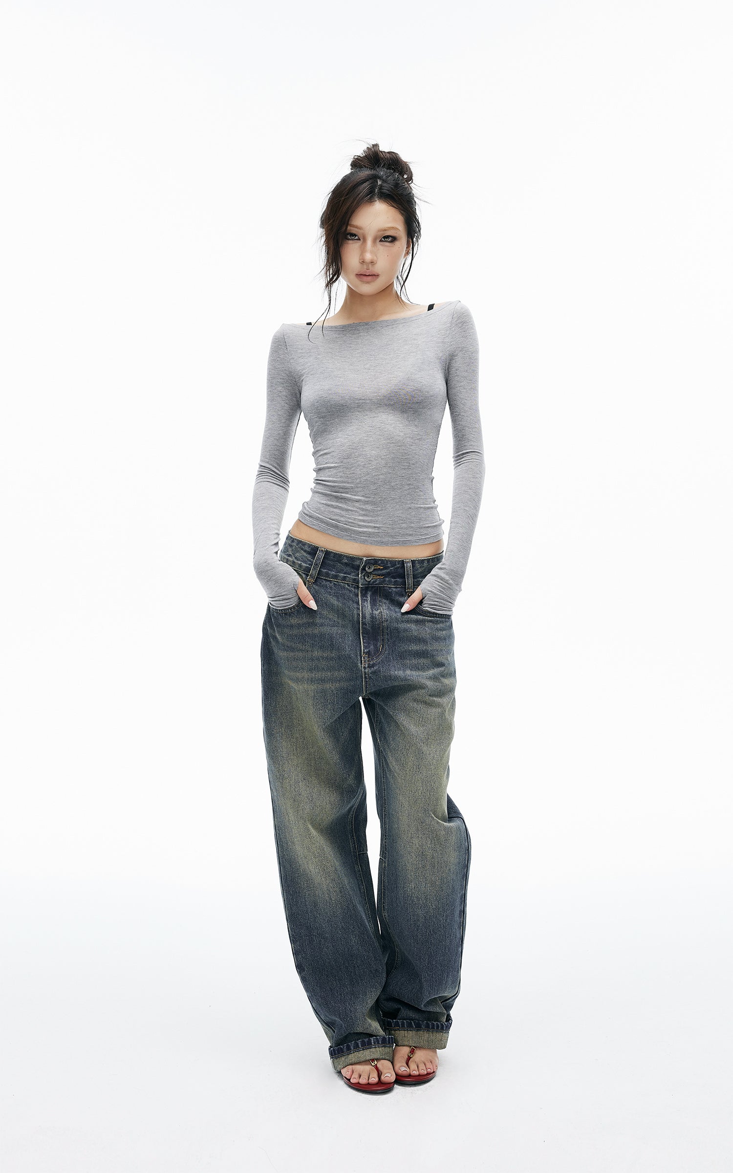 IAMXIAA Off-Shoulder Slim Long Sleeve Knit Top