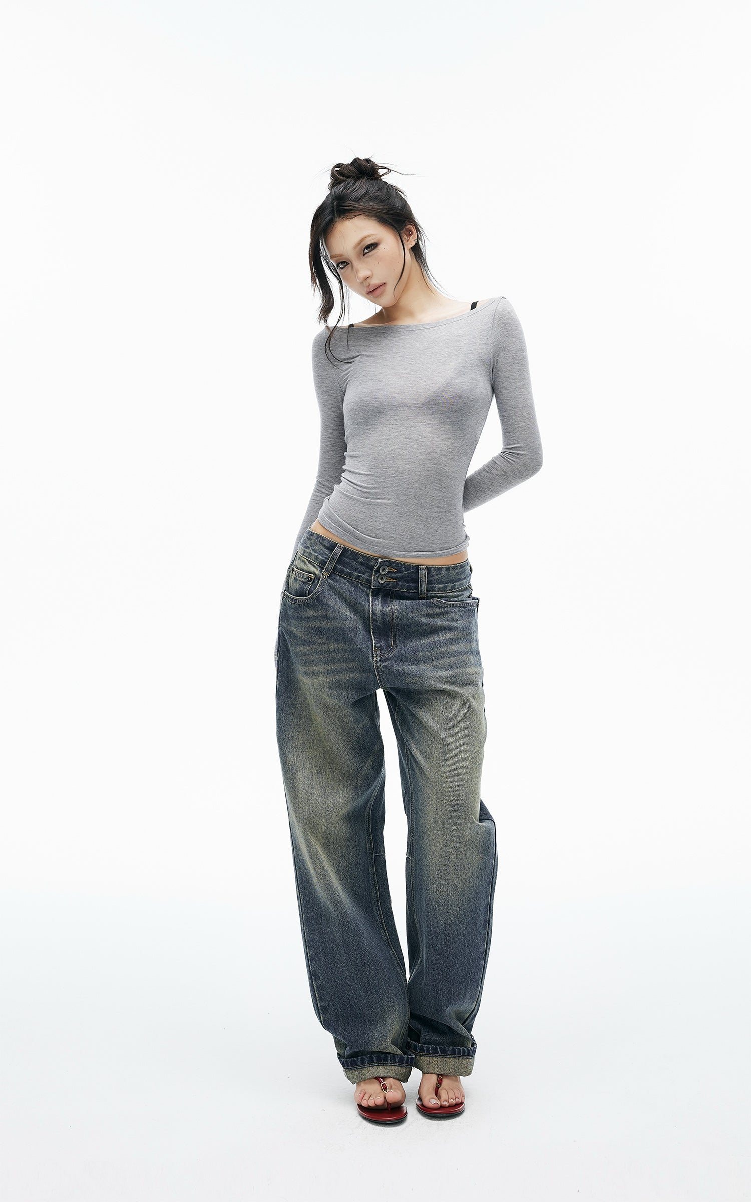 IAMXIAA Off-Shoulder Slim Long Sleeve Knit Top