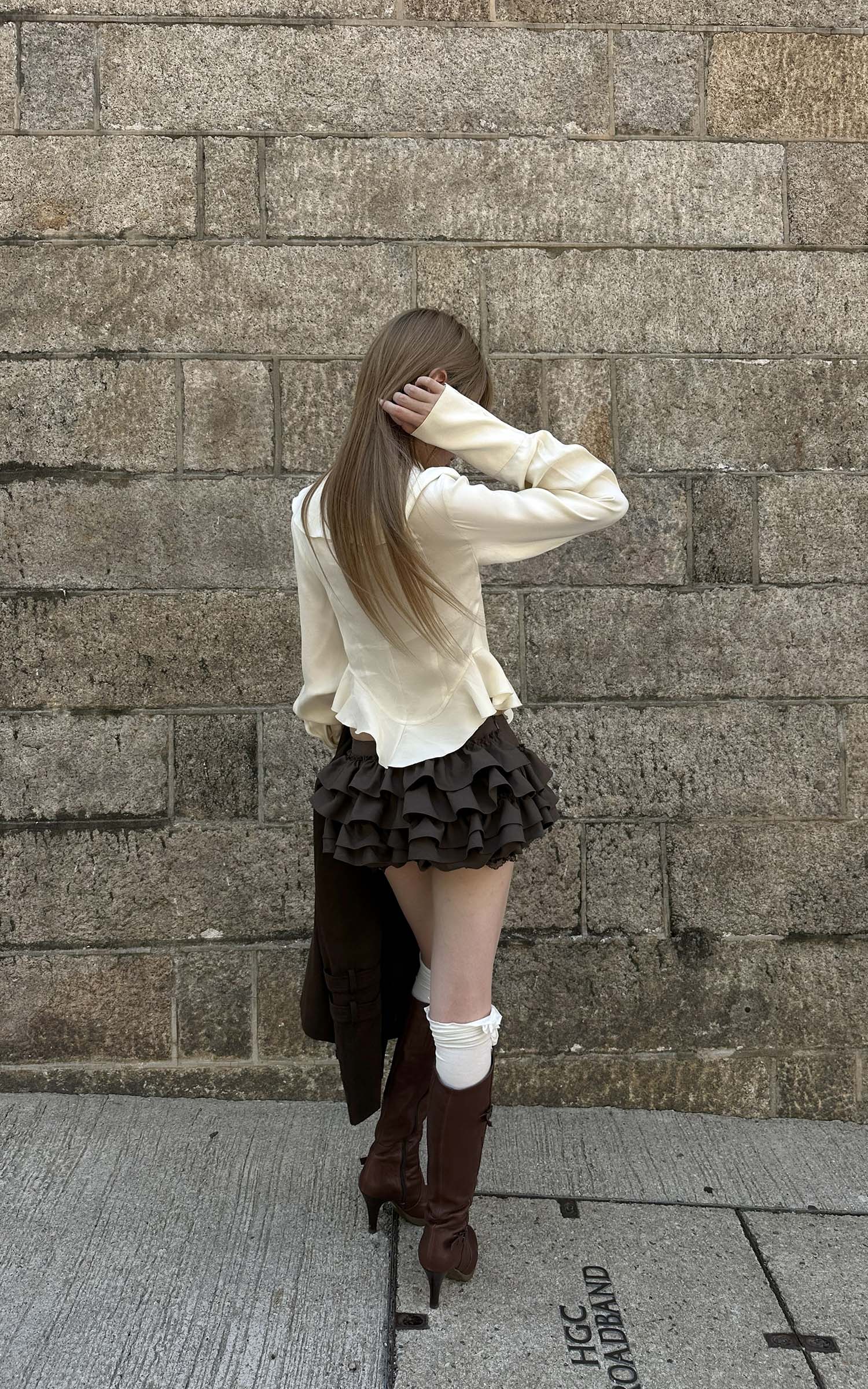 Rase le sol Ivory Ruffled Tie-Front Asymmetric Blouse