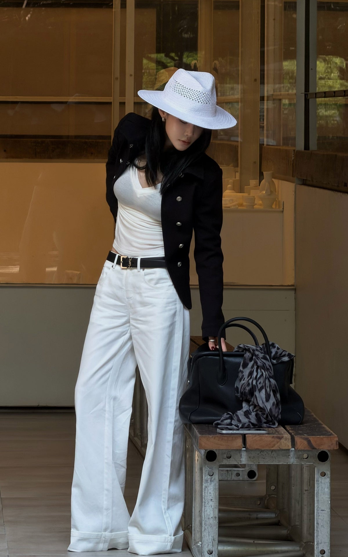 Hydrae Low Rise Wide Leg Turn-Up Cuff Jeans