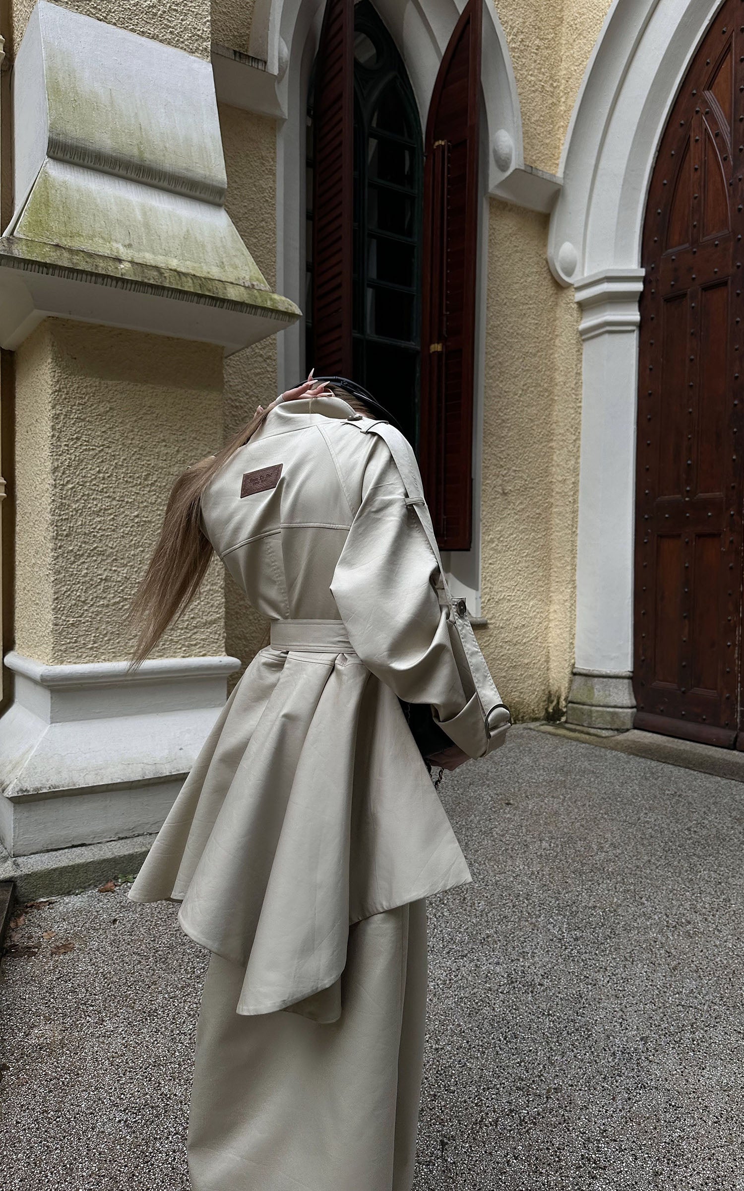Rase le sol Sculpted High-Collar Layered Trench Coat