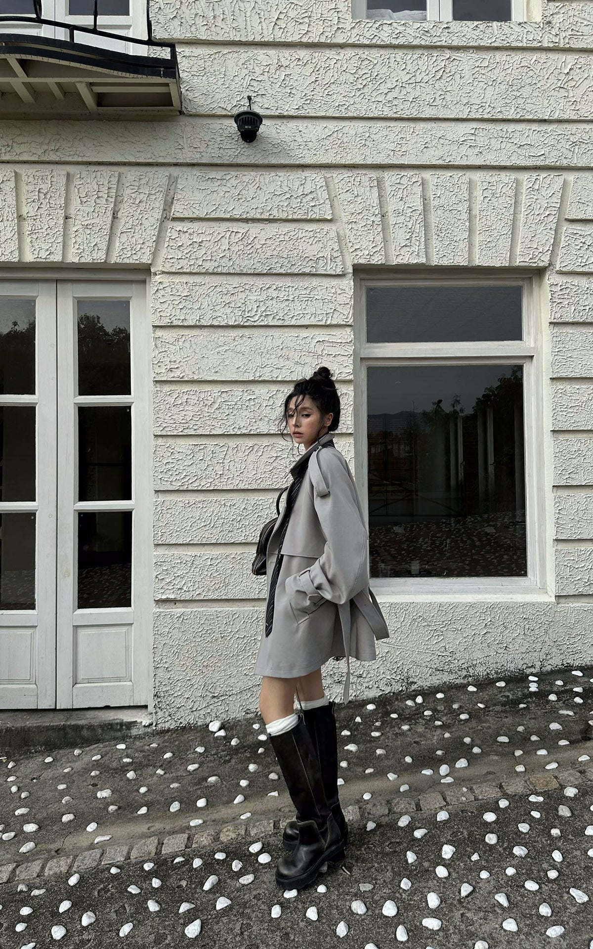 WARDEN EDGE Trench-coat court surdimensionné avec ceinture