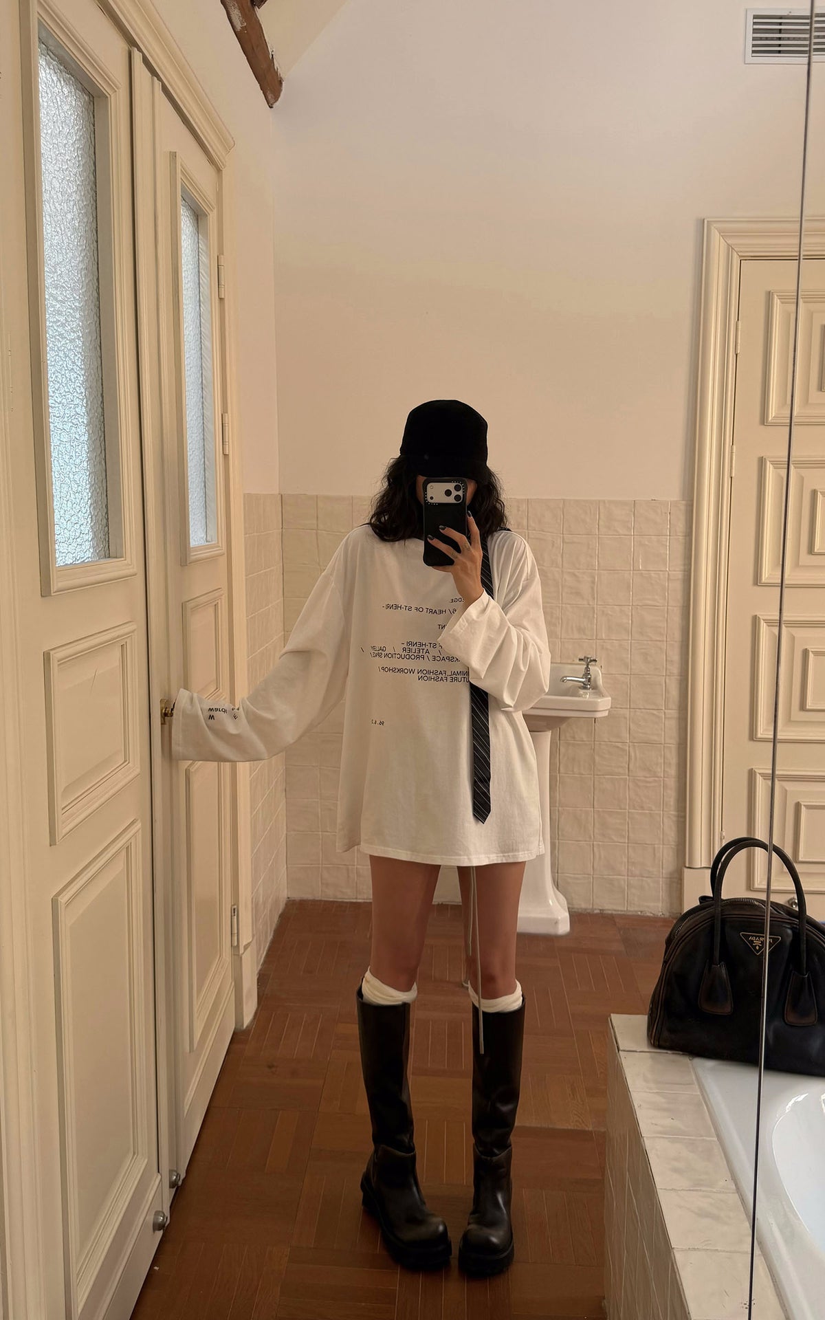 WARDEN EDGE Oversized Typographic Long Sleeve T-Shirt