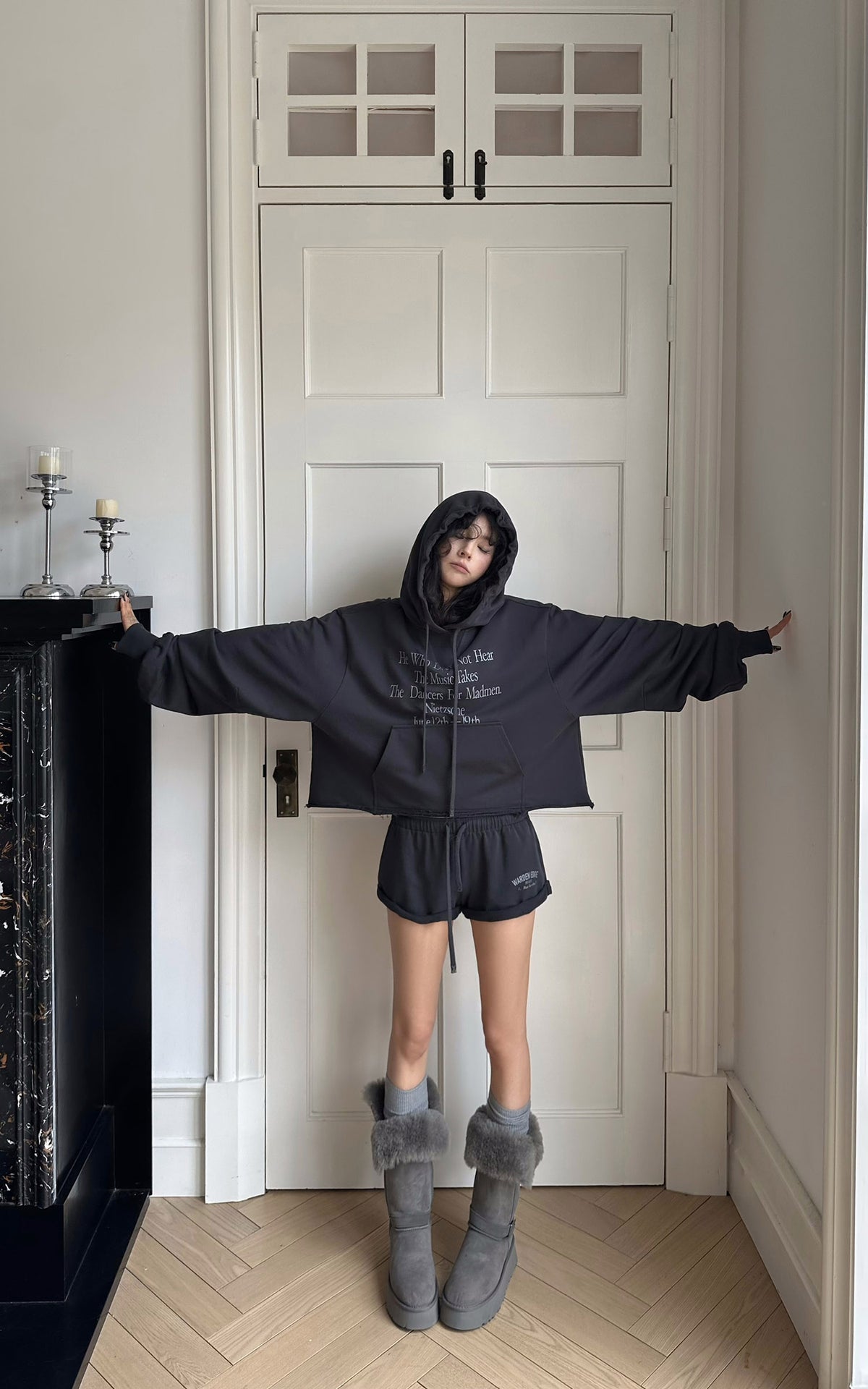 WARDEN EDGE Cropped Graphic Hoodie &amp; Shorts Set