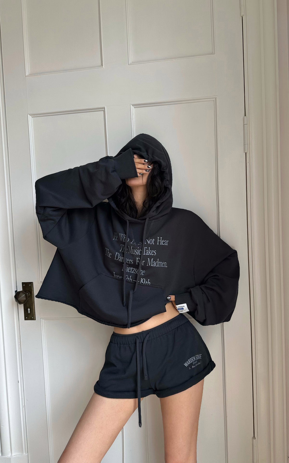 WARDEN EDGE Cropped Graphic Hoodie &amp; Shorts Set