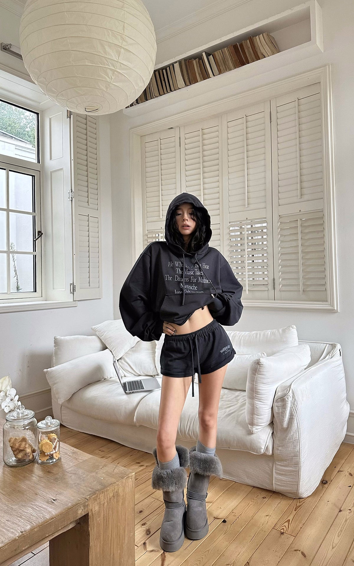 WARDEN EDGE Cropped Graphic Hoodie &amp; Shorts Set