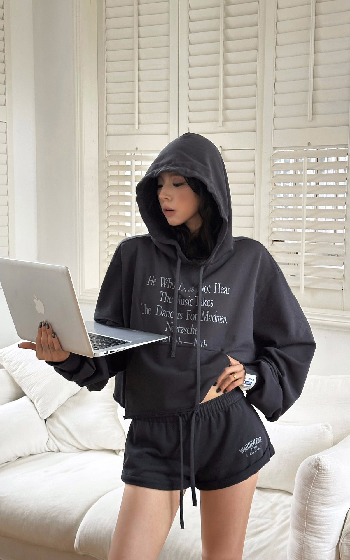 WARDEN EDGE Cropped Graphic Hoodie &amp; Shorts Set