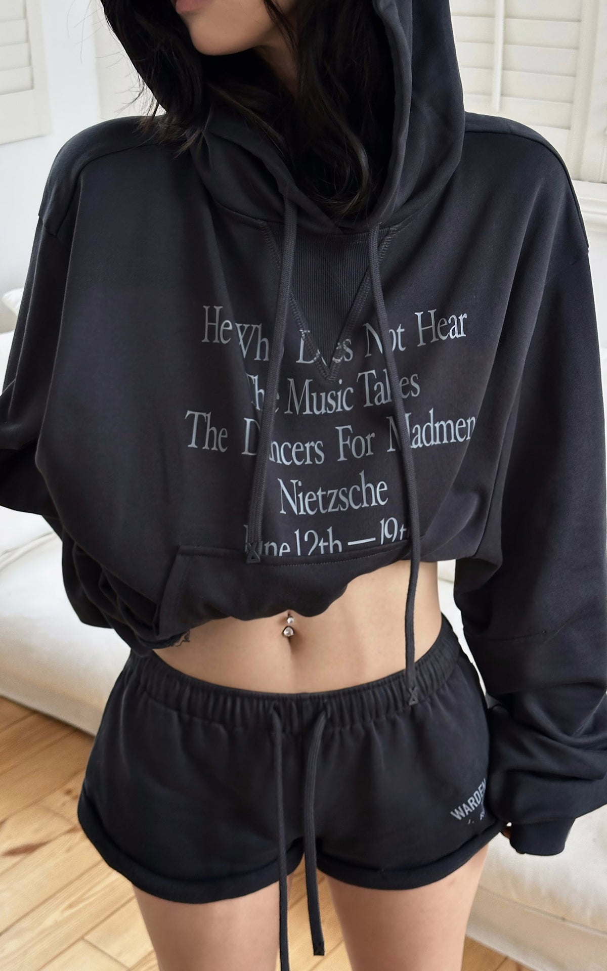 WARDEN EDGE Cropped Graphic Hoodie &amp; Shorts Set