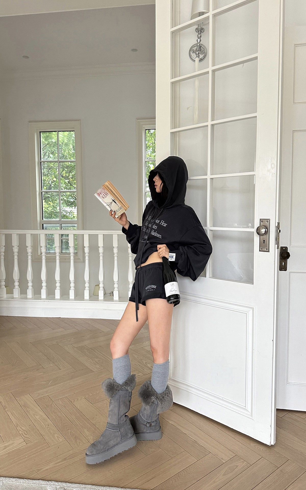 WARDEN EDGE Cropped Graphic Hoodie &amp; Shorts Set
