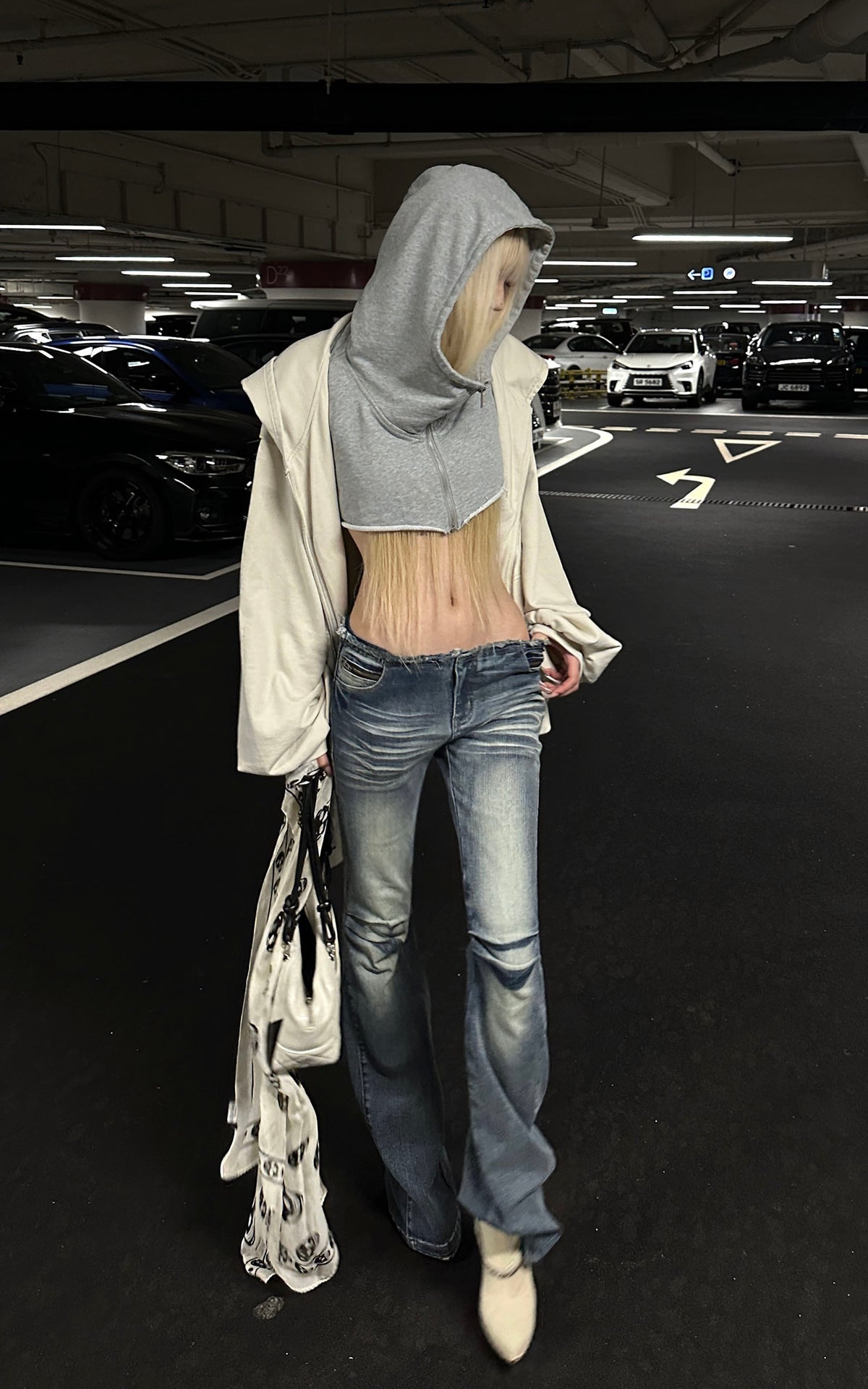 Rase le sol Distressed Low-Rise Washed Flared Denim Jeans