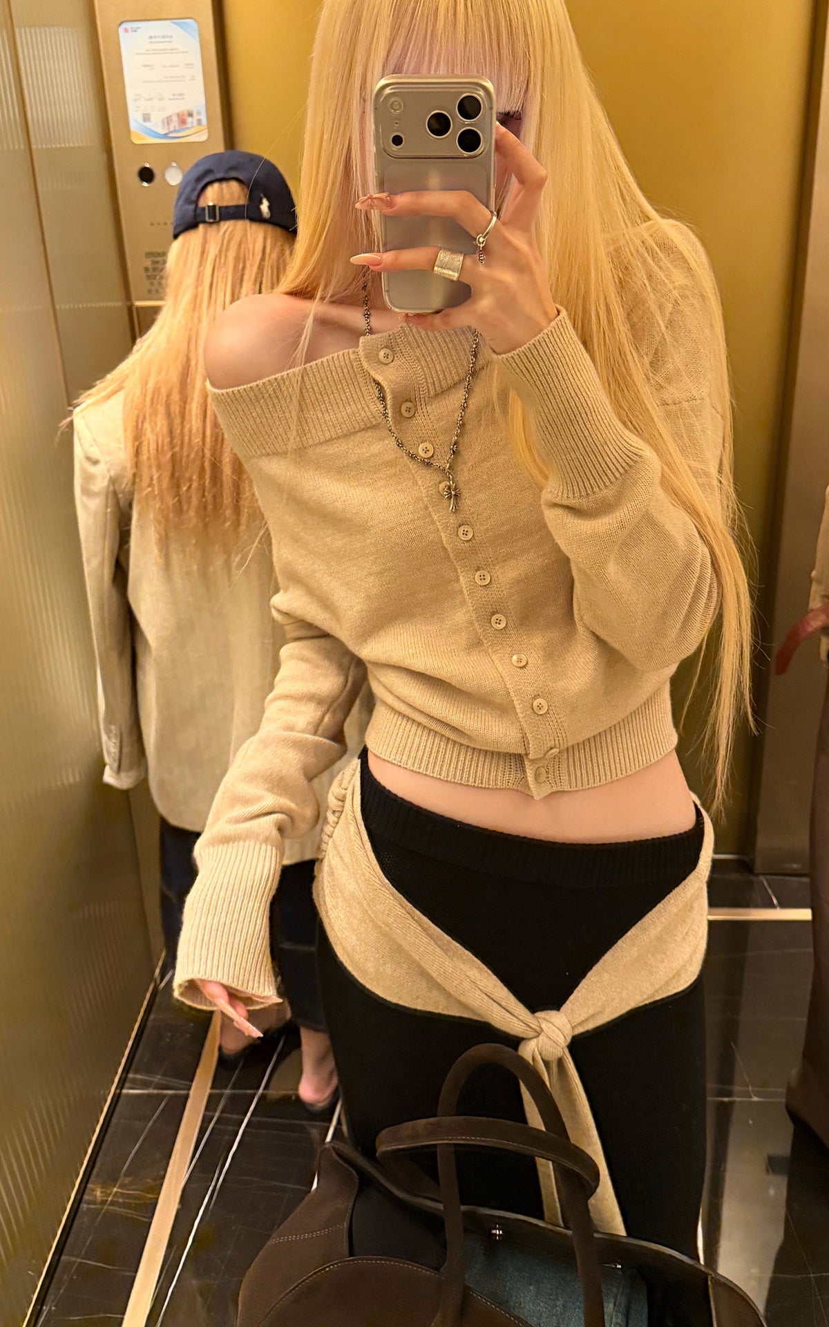 Rase le sol  Wool Fallen Shoulder Button Knit Sweater