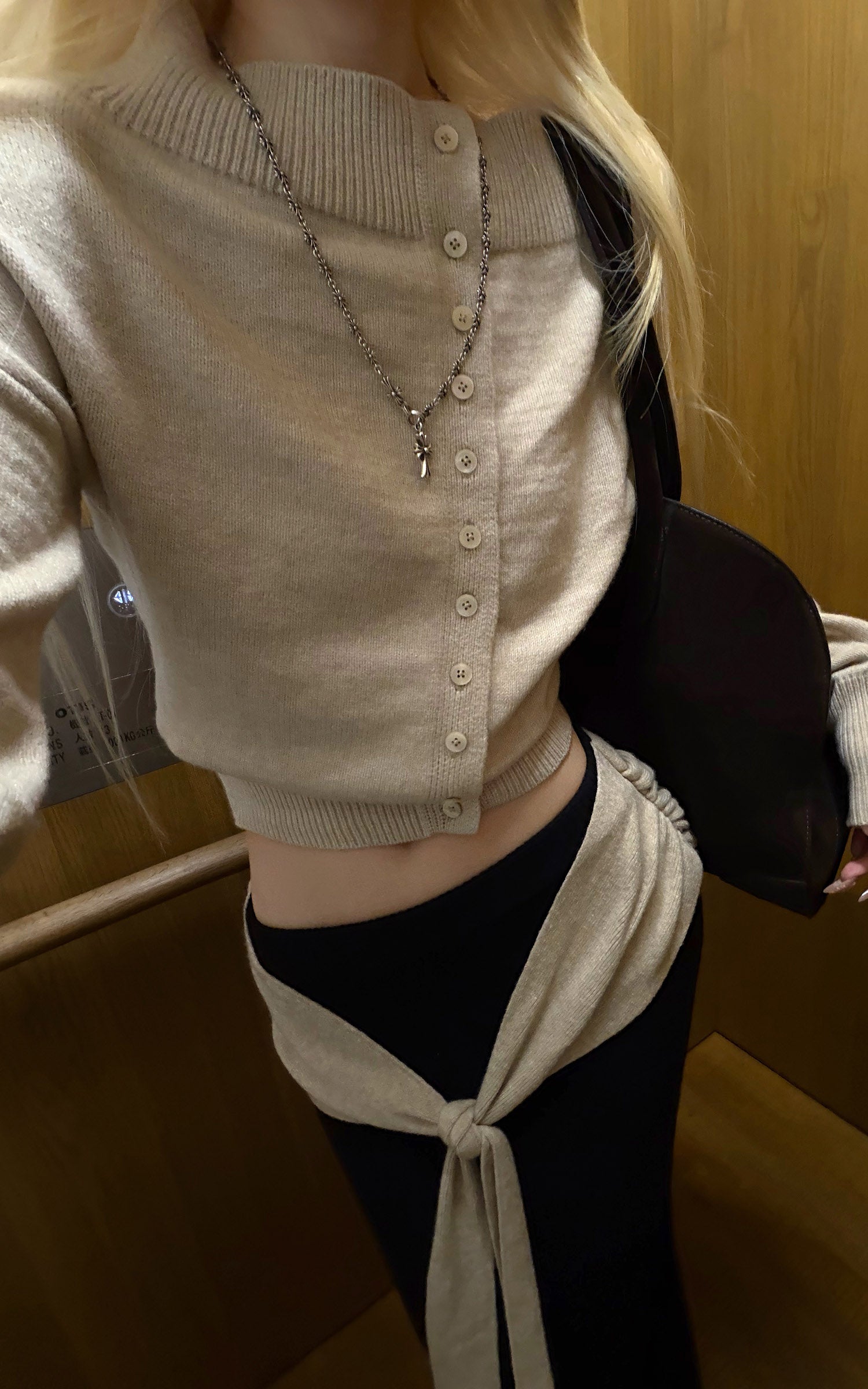 Rase le sol  Wool Fallen Shoulder Button Knit Sweater