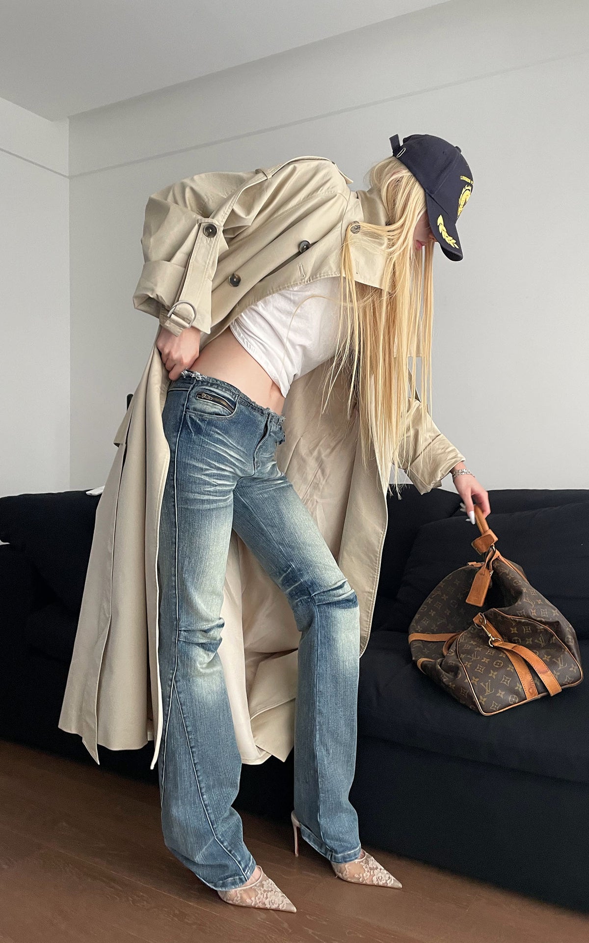 Rase le sol Distressed Low-Rise Washed Flared Denim Jeans