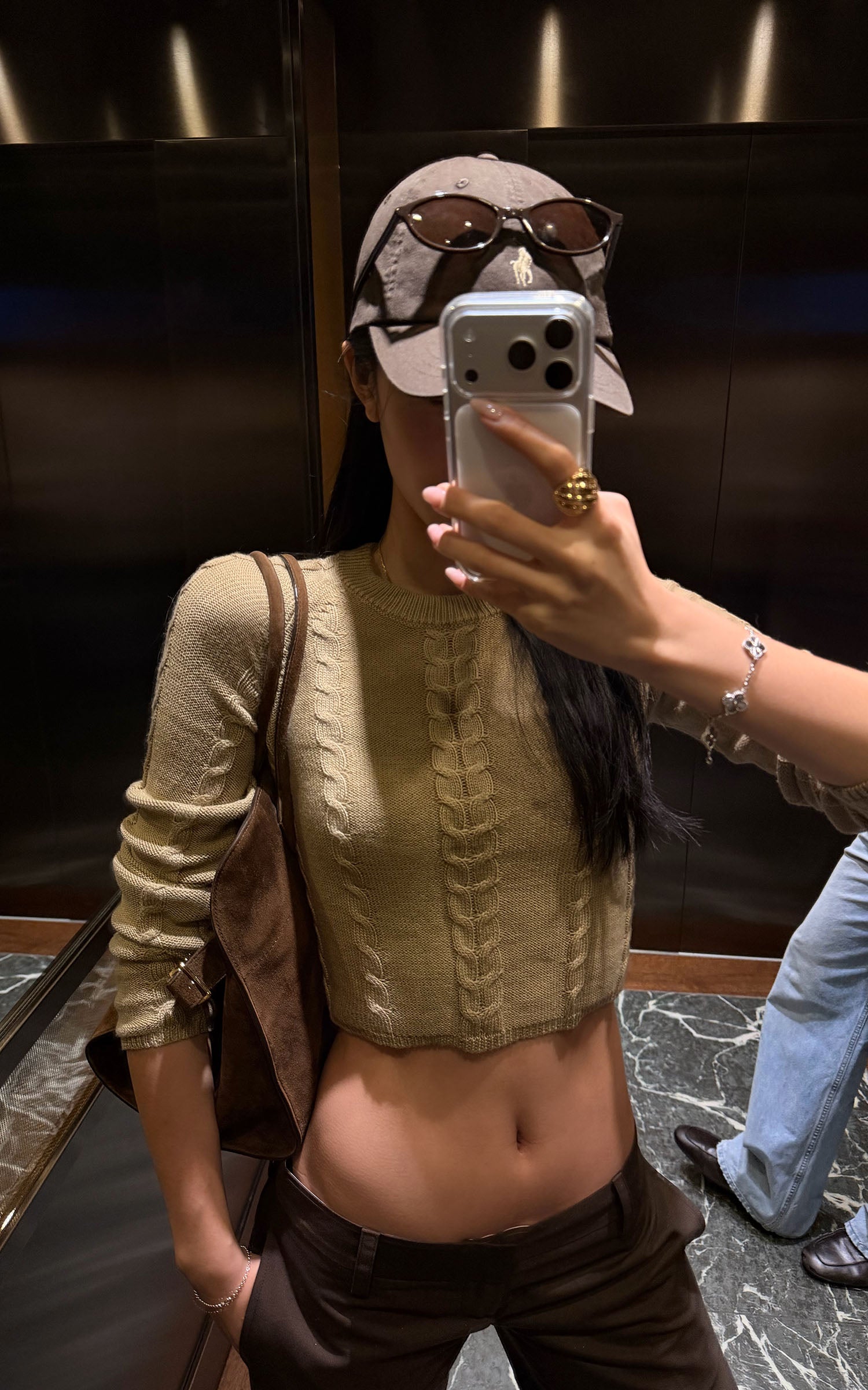 ROVENTE Cable-Knit Cropped Sweater