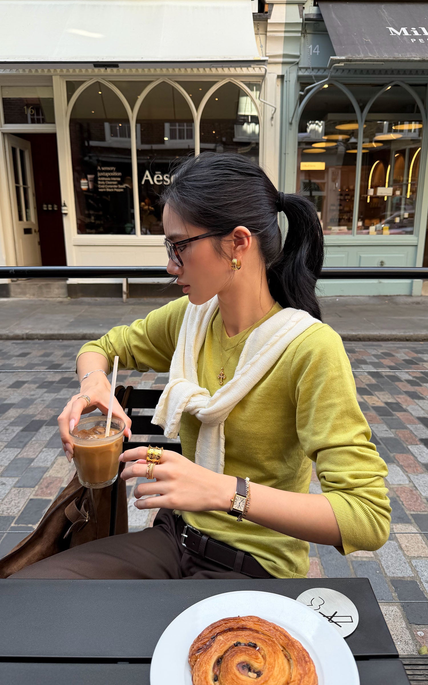 ROVENTE Second-Skin V-Neck Knit Sweater