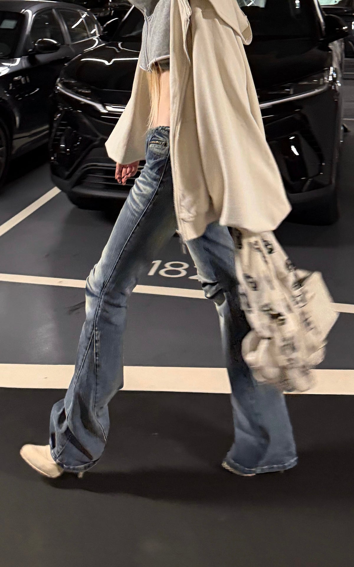 Rase le sol Distressed Low-Rise Washed Flared Denim Jeans
