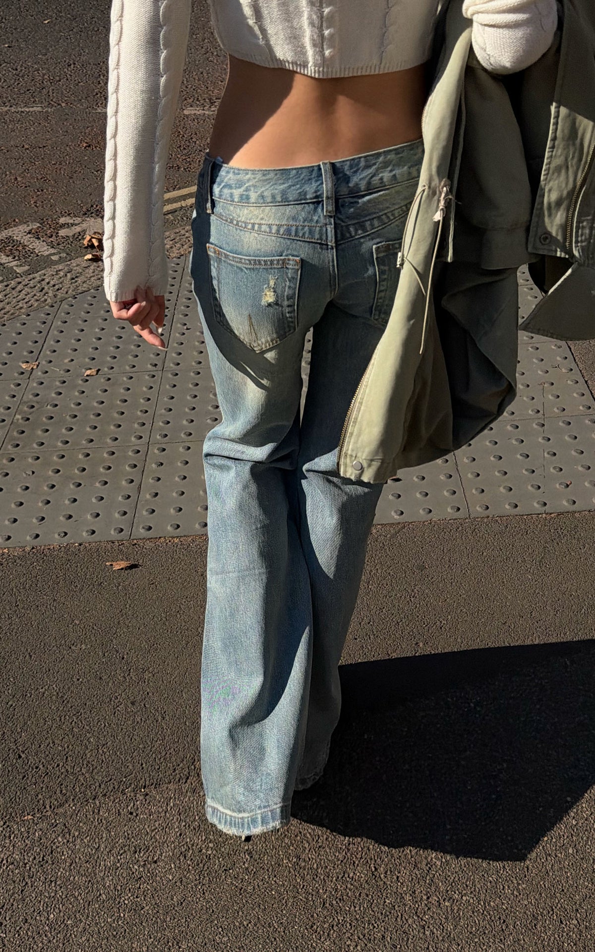 ROVENTE Vintage Washed Distressed Low-Rise Long Flared Jeans