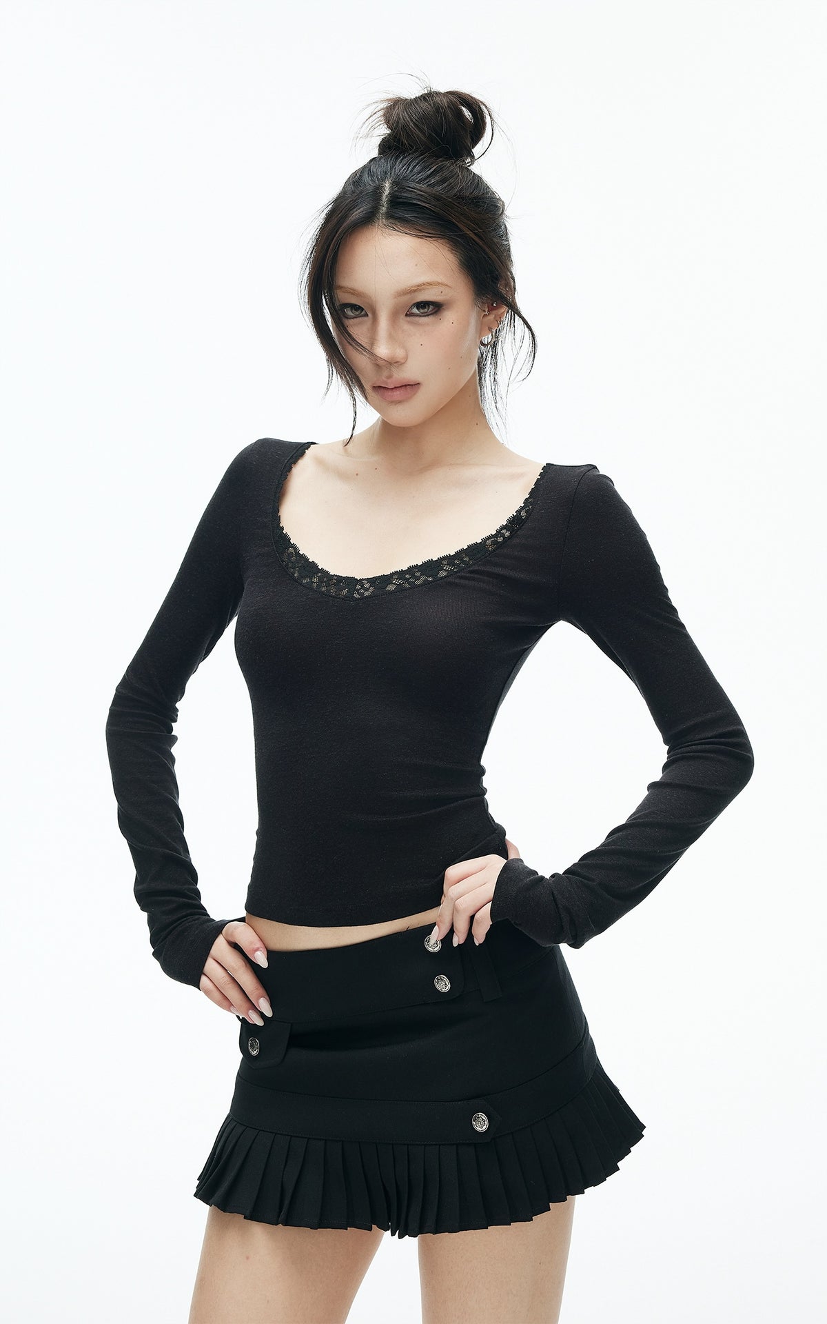 IAMXIAA Lace-Trim Scoop Neck Fitted Long Sleeve Top