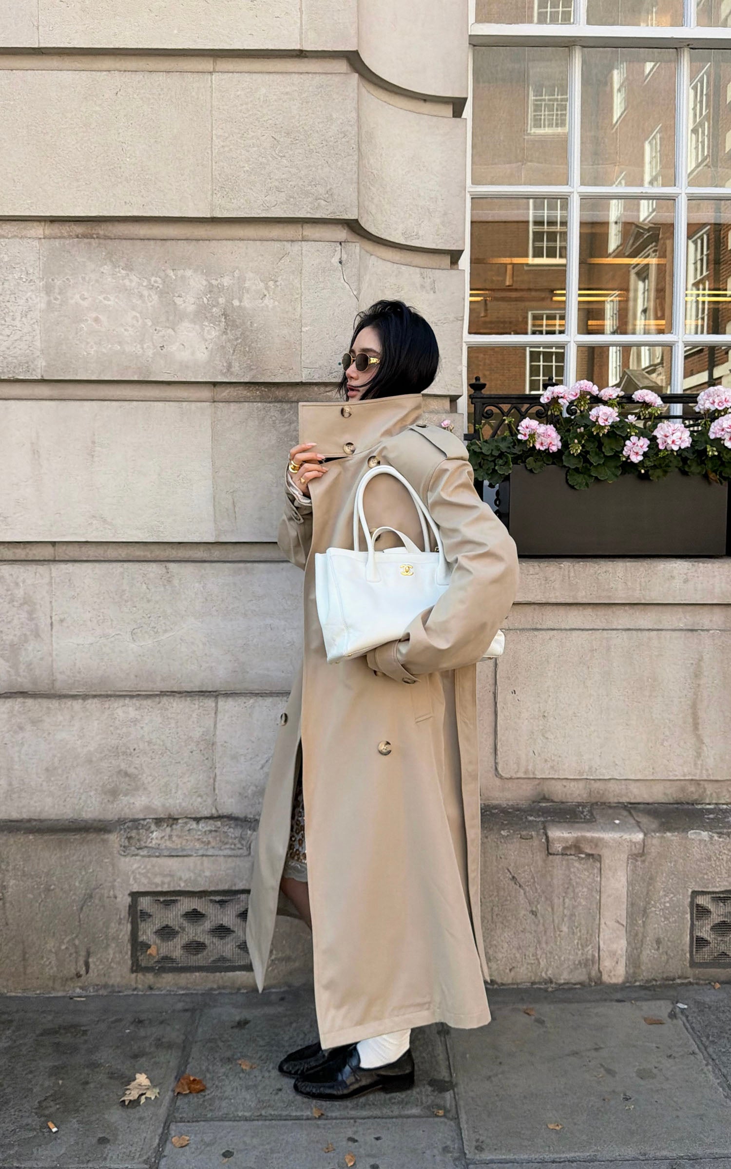 ROVENTE Sculpted Collar Belted Trench Coat