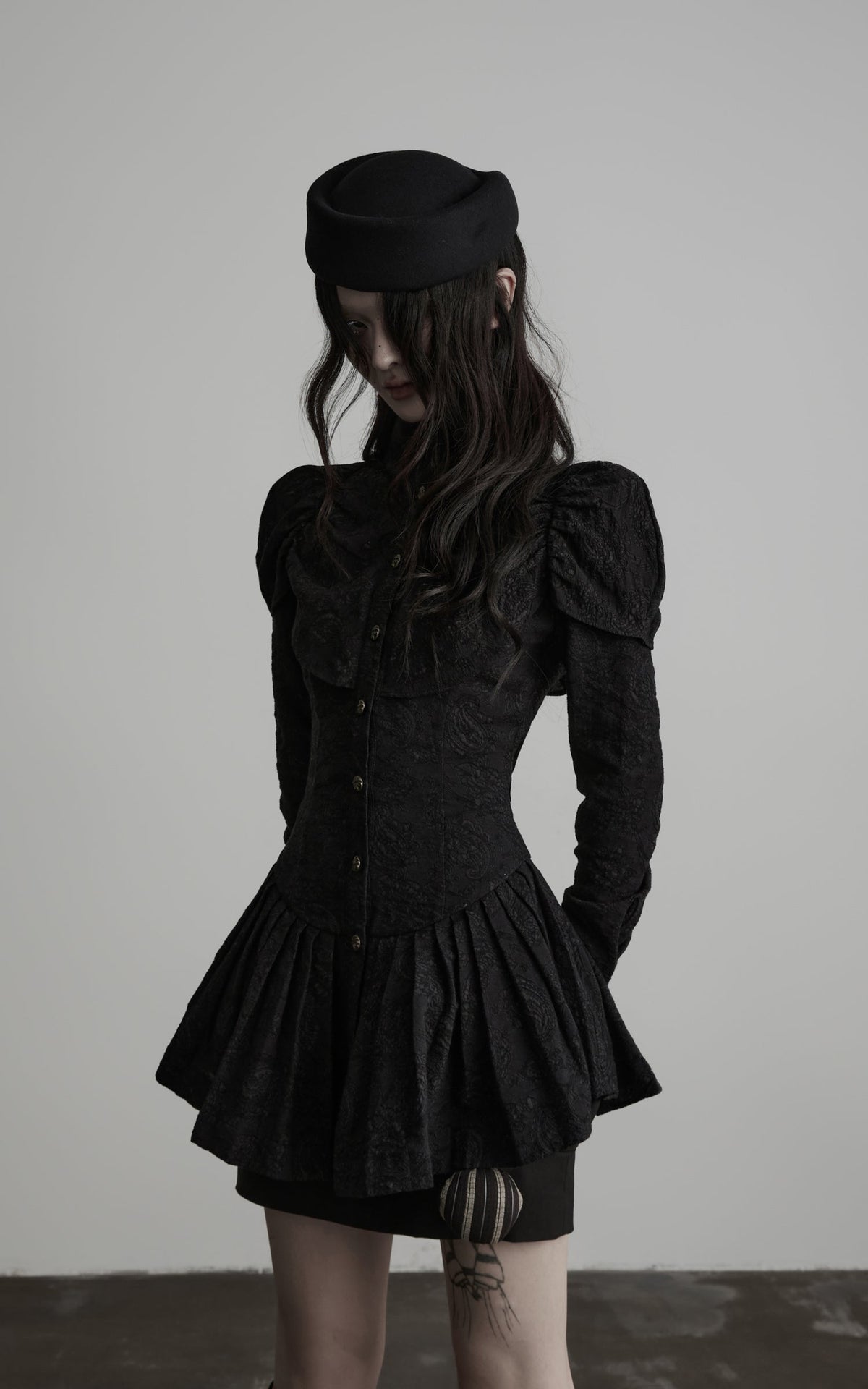 DOINDULGE Chemise Jacquard Longue à Col Montant et Basque