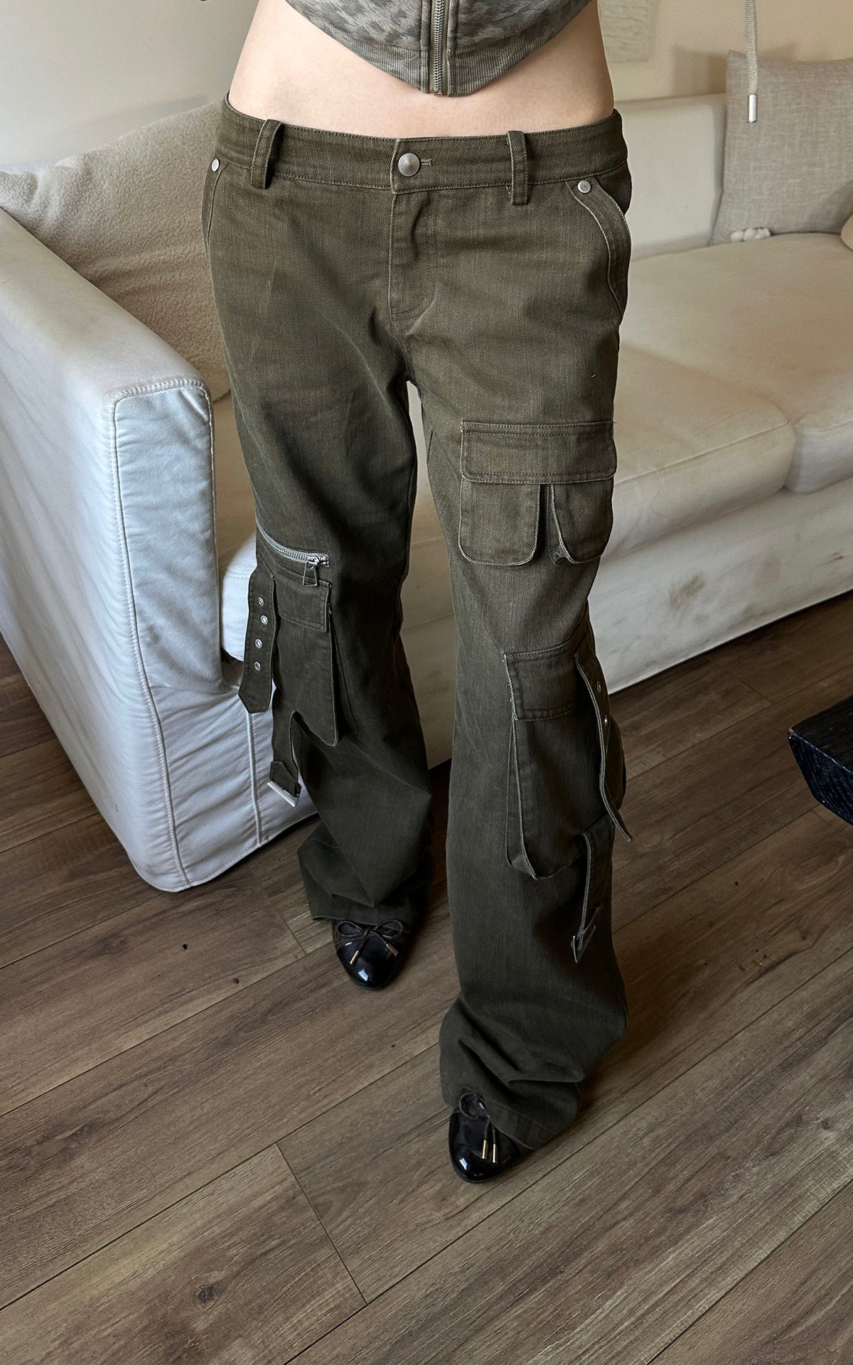 Rase le sol Washed Buckle-Strap Wide-Leg Cargo Pants