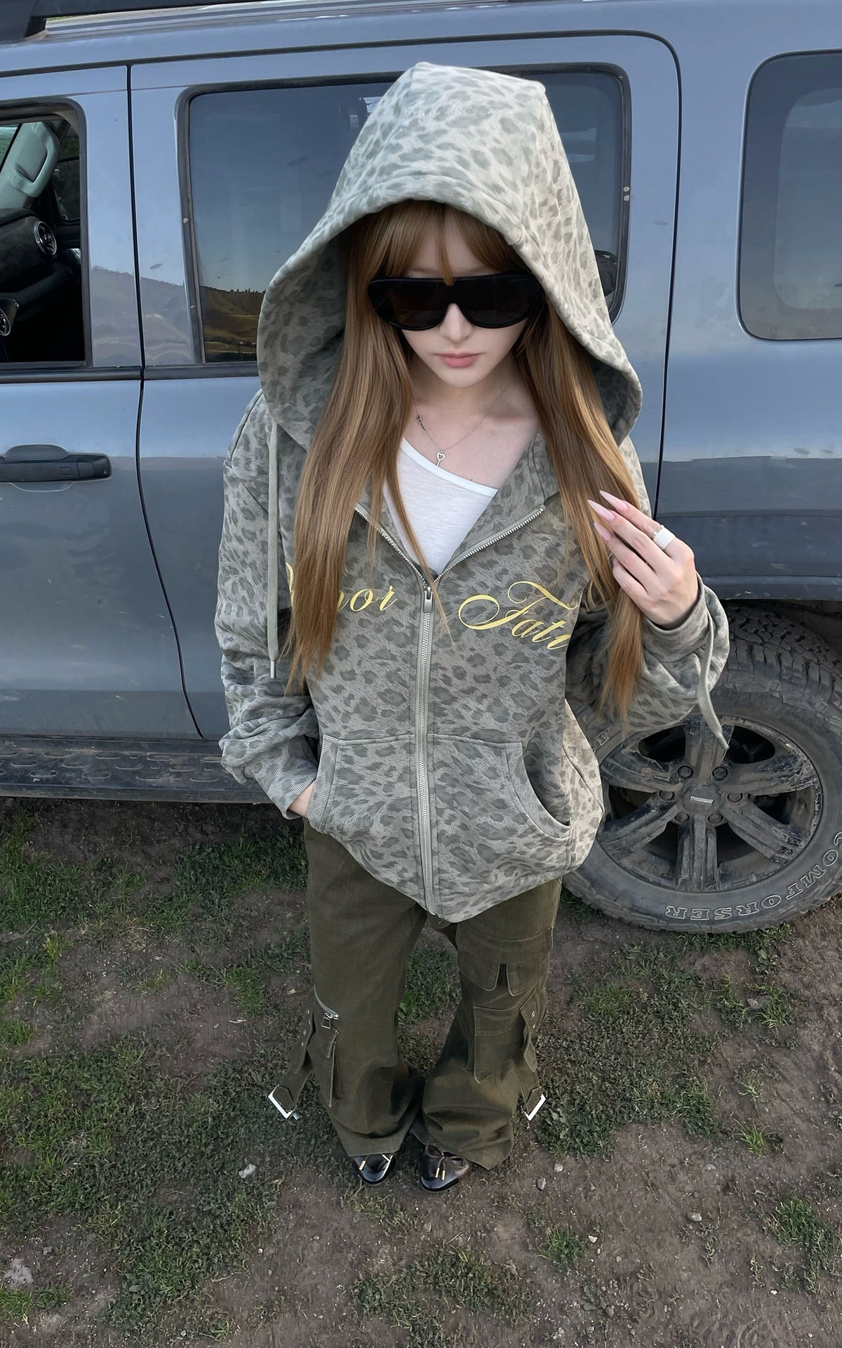 Rase le sol Amor Fati Leopard Zip-Up Hoodie