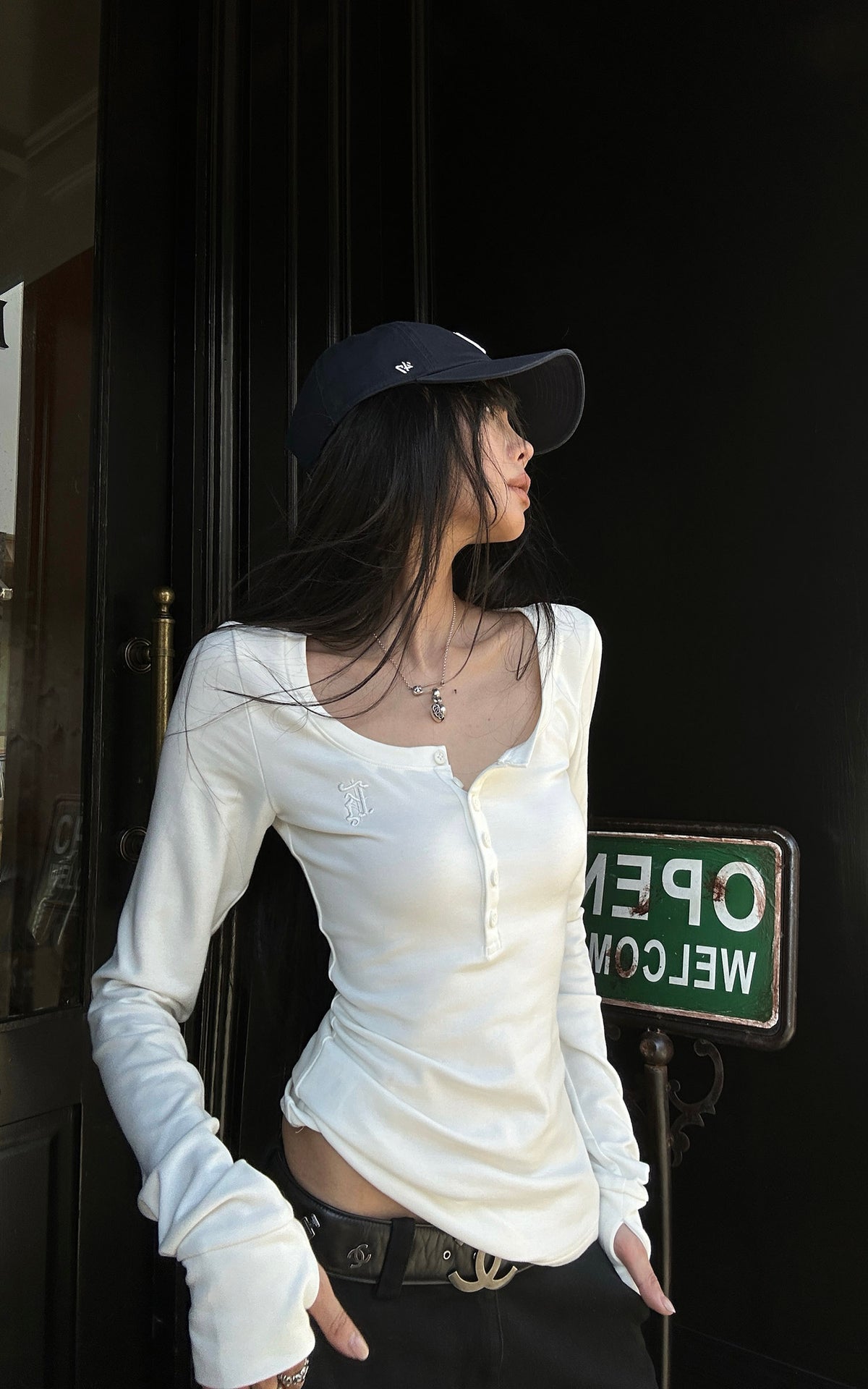 WARDEN EDGE Embroidered Scoop Neck Long Sleeve Top