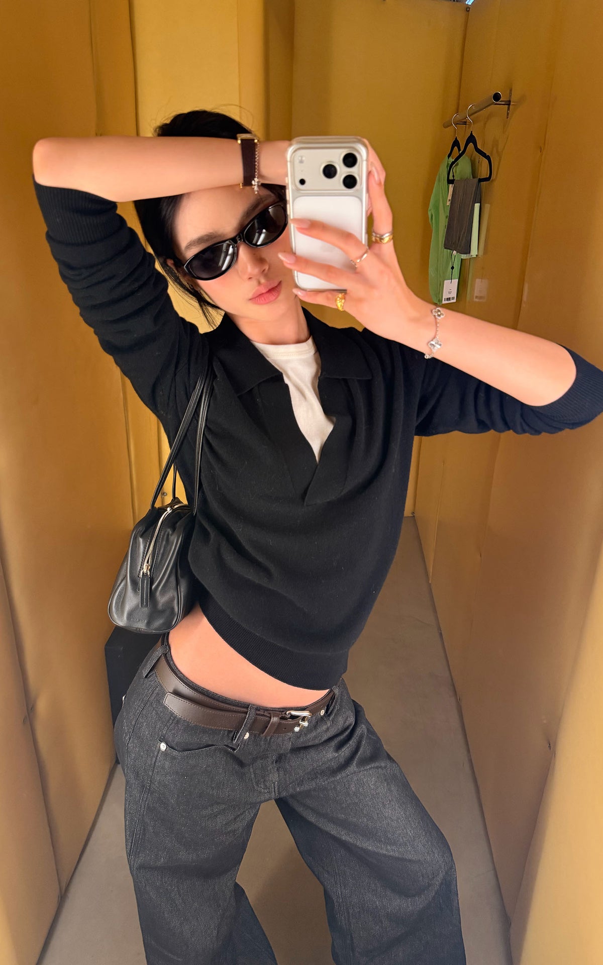 ROVENTE Black Open-Collar Fine Knit Sweater