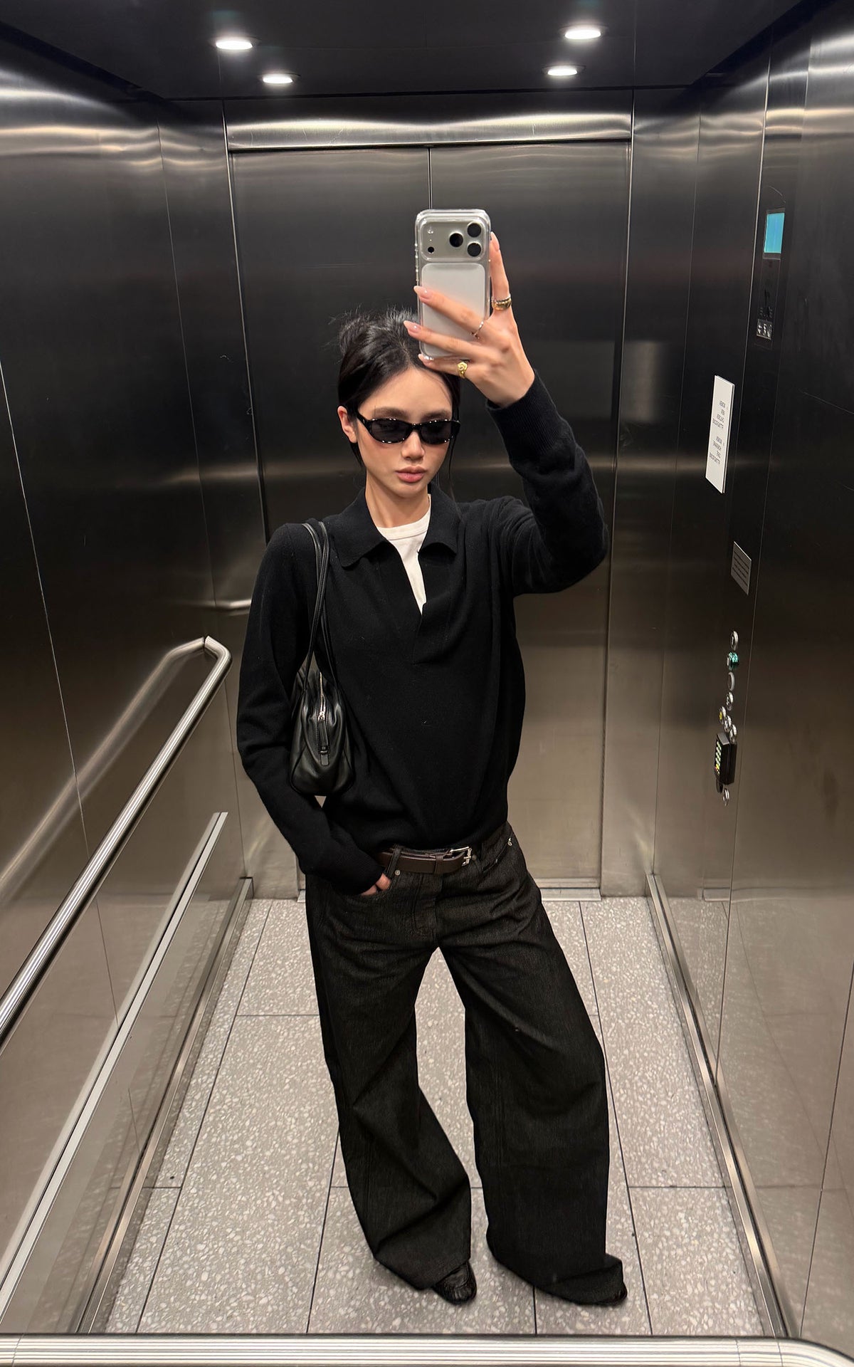 ROVENTE Black Open-Collar Fine Knit Sweater