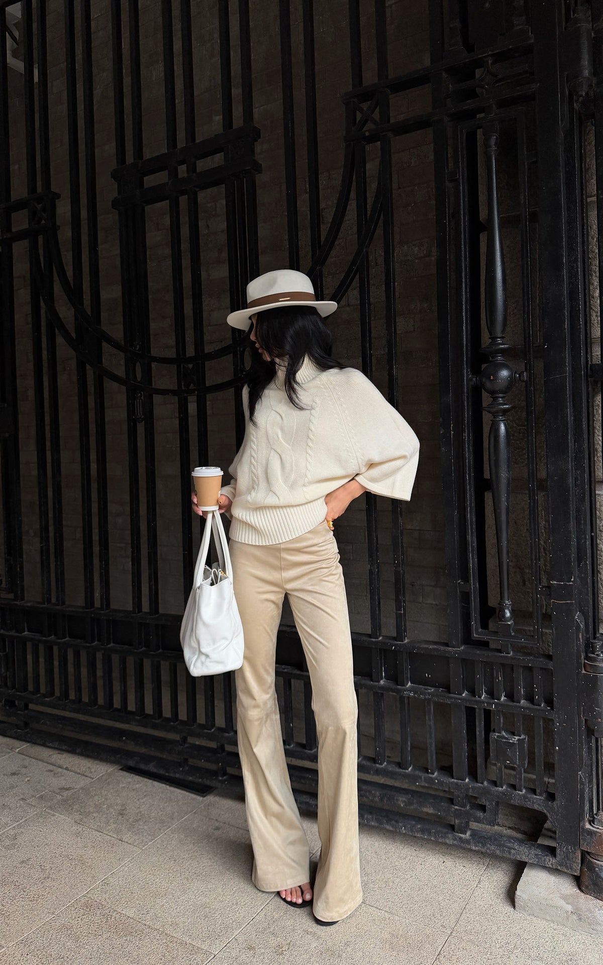 ROVENTE Soft-Touch High-Waist Flared Pants