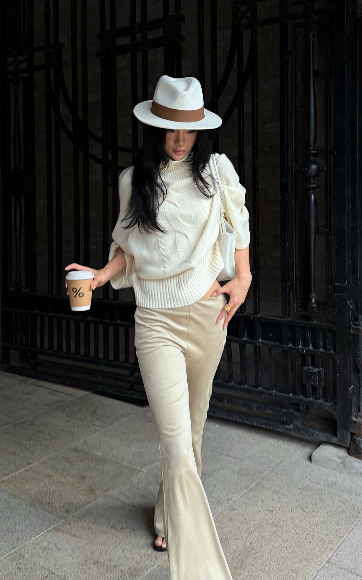 ROVENTE Soft-Touch High-Waist Flared Pants