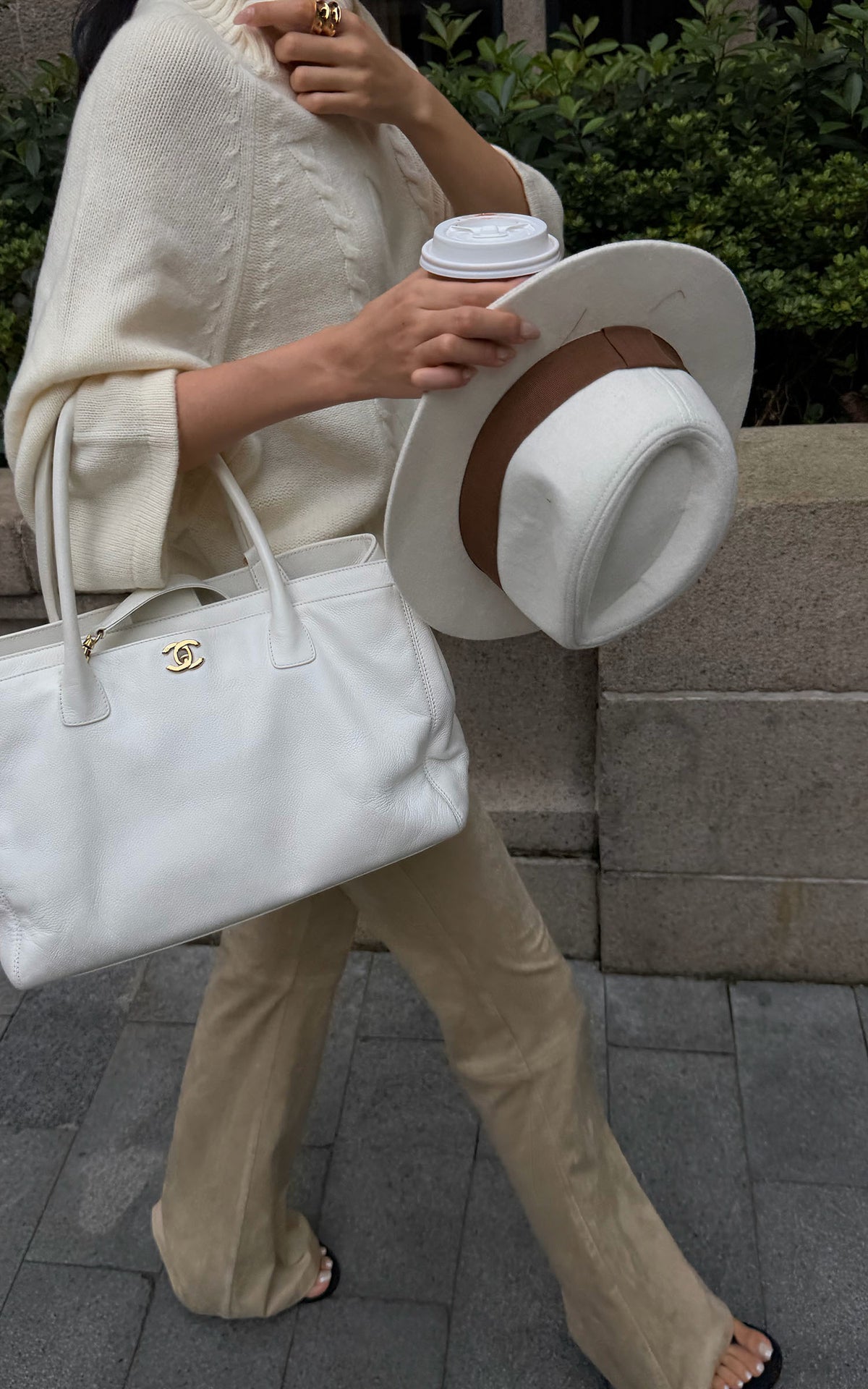 ROVENTE Soft-Touch High-Waist Flared Pants