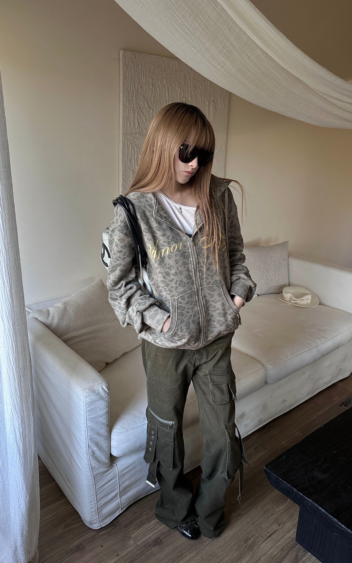 Rase le sol Washed Buckle-Strap Wide-Leg Cargo Pants
