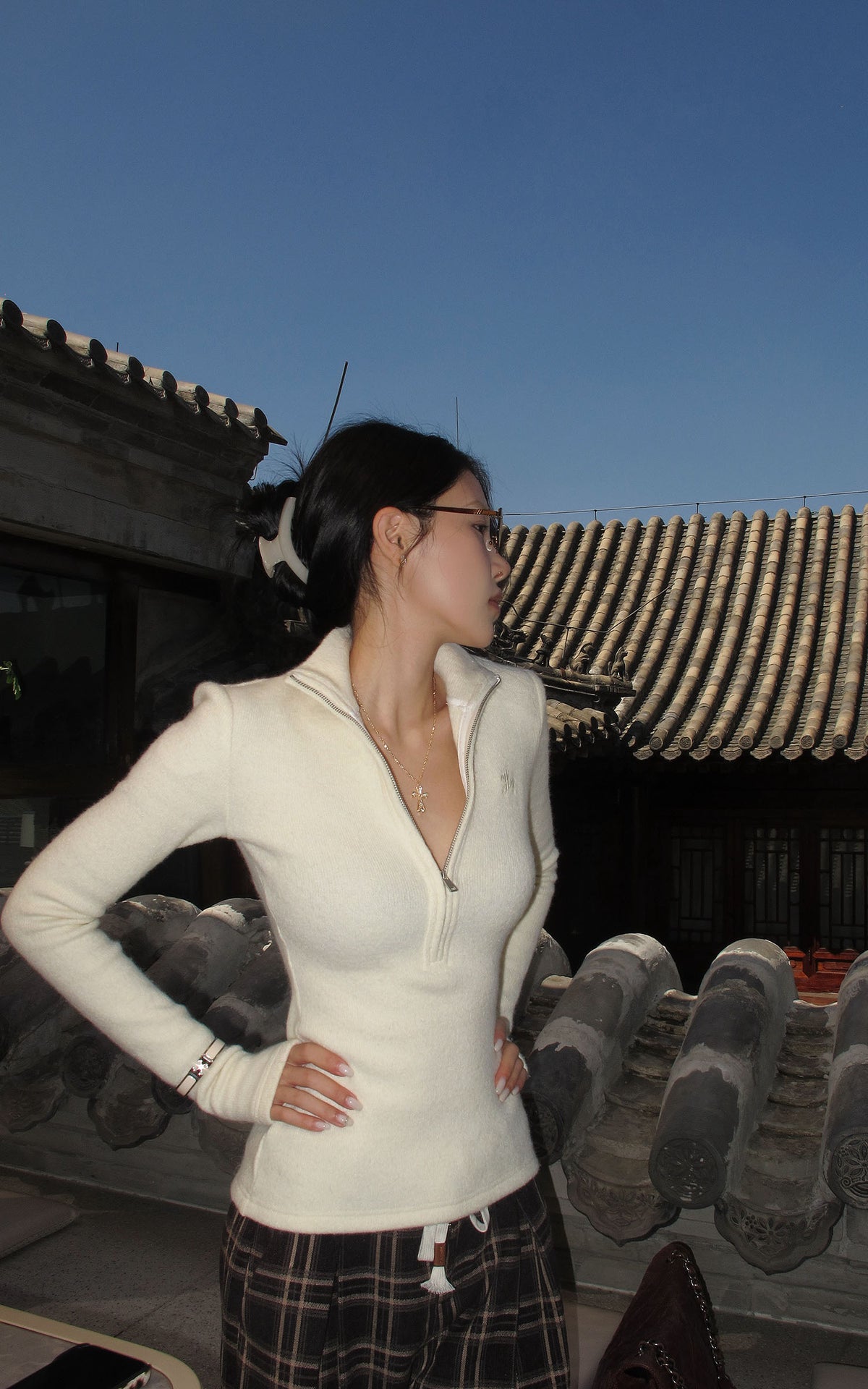 Hydrae Fitted Half-Zip Knit Top with Thumbholes