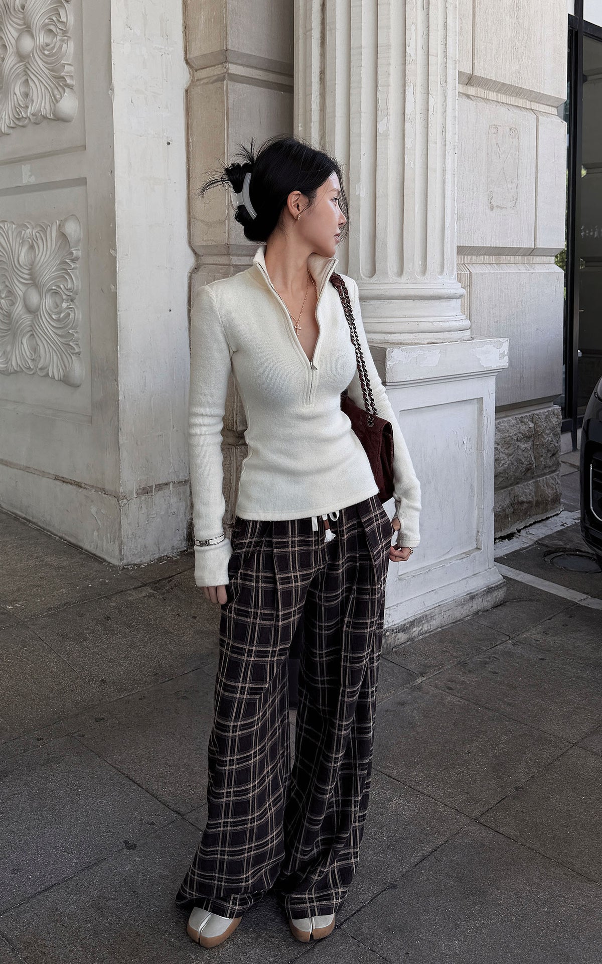 Hydrae Fitted Half-Zip Knit Top with Thumbholes