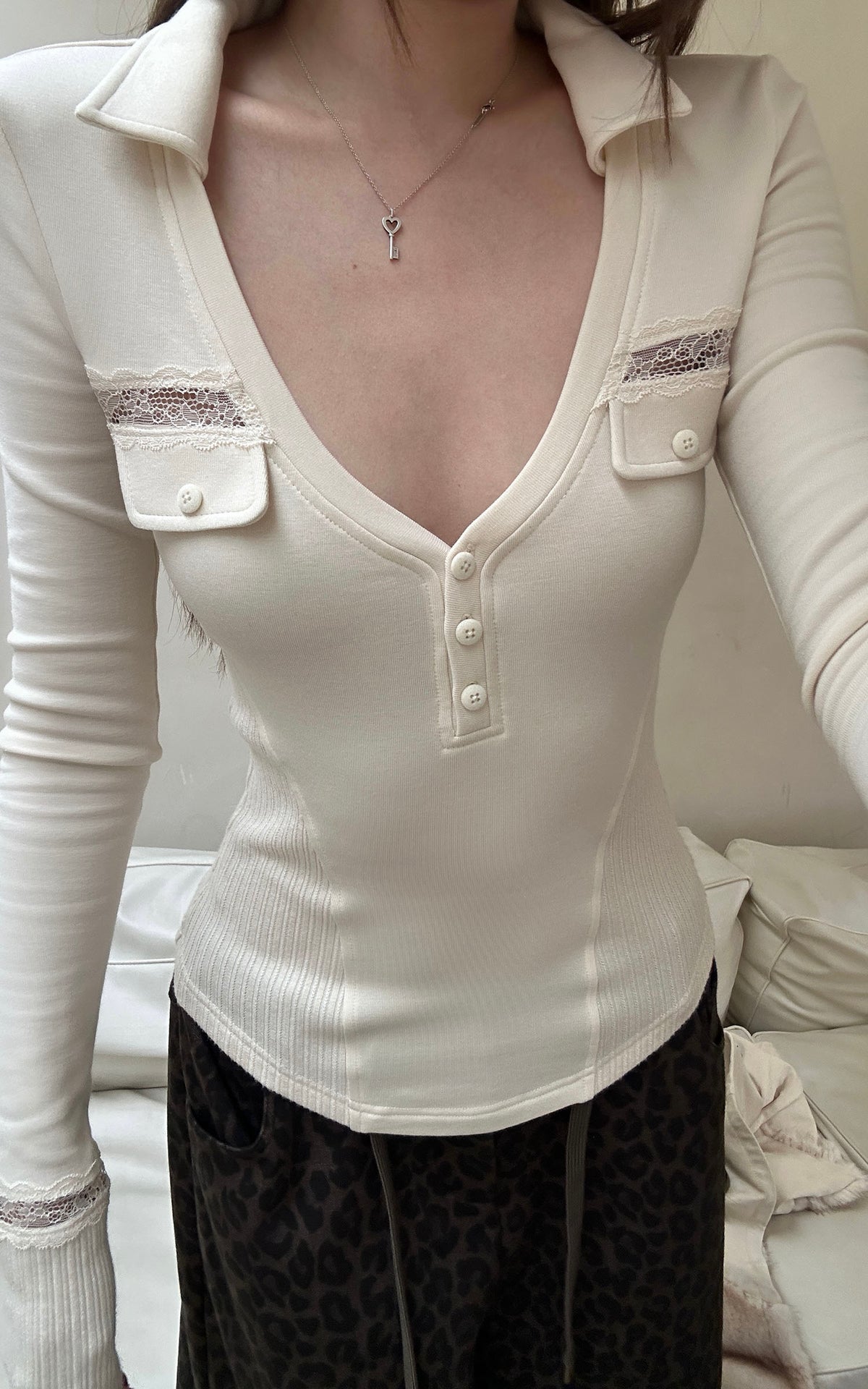 Rase le sol Lace-Trimmed Deep V-Neck Fitted Long Sleeve Top