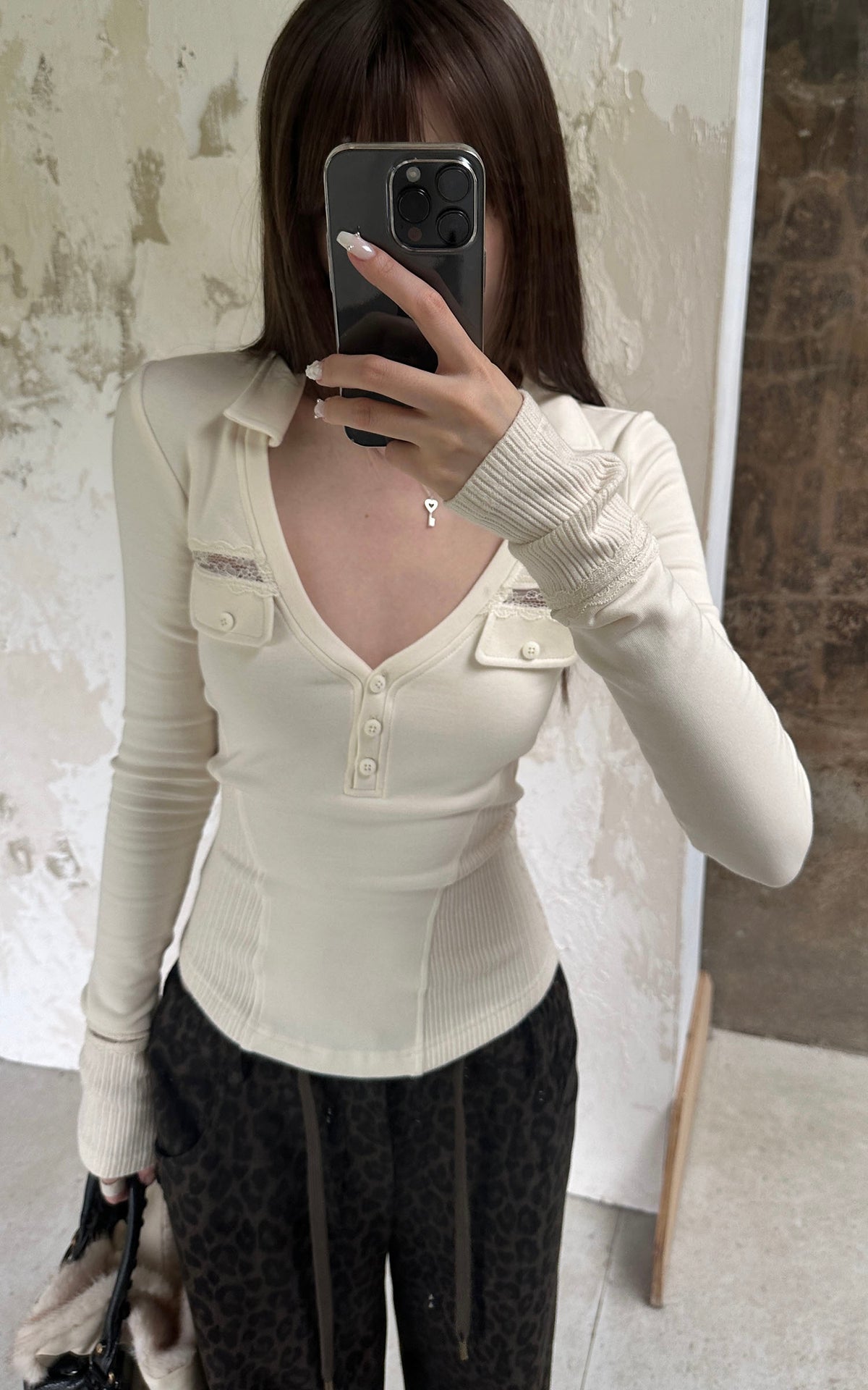 Rase le sol Lace-Trimmed Deep V-Neck Fitted Long Sleeve Top