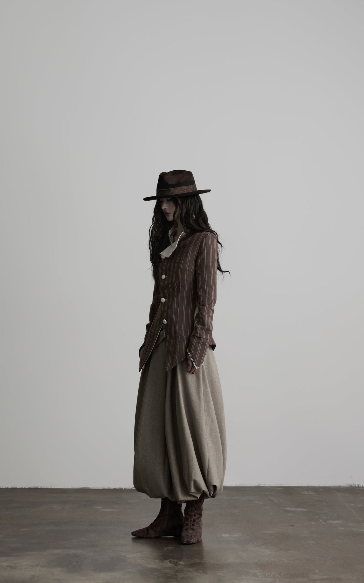 DOINDULGE Pantalon bouffant plissé à taille asymétrique