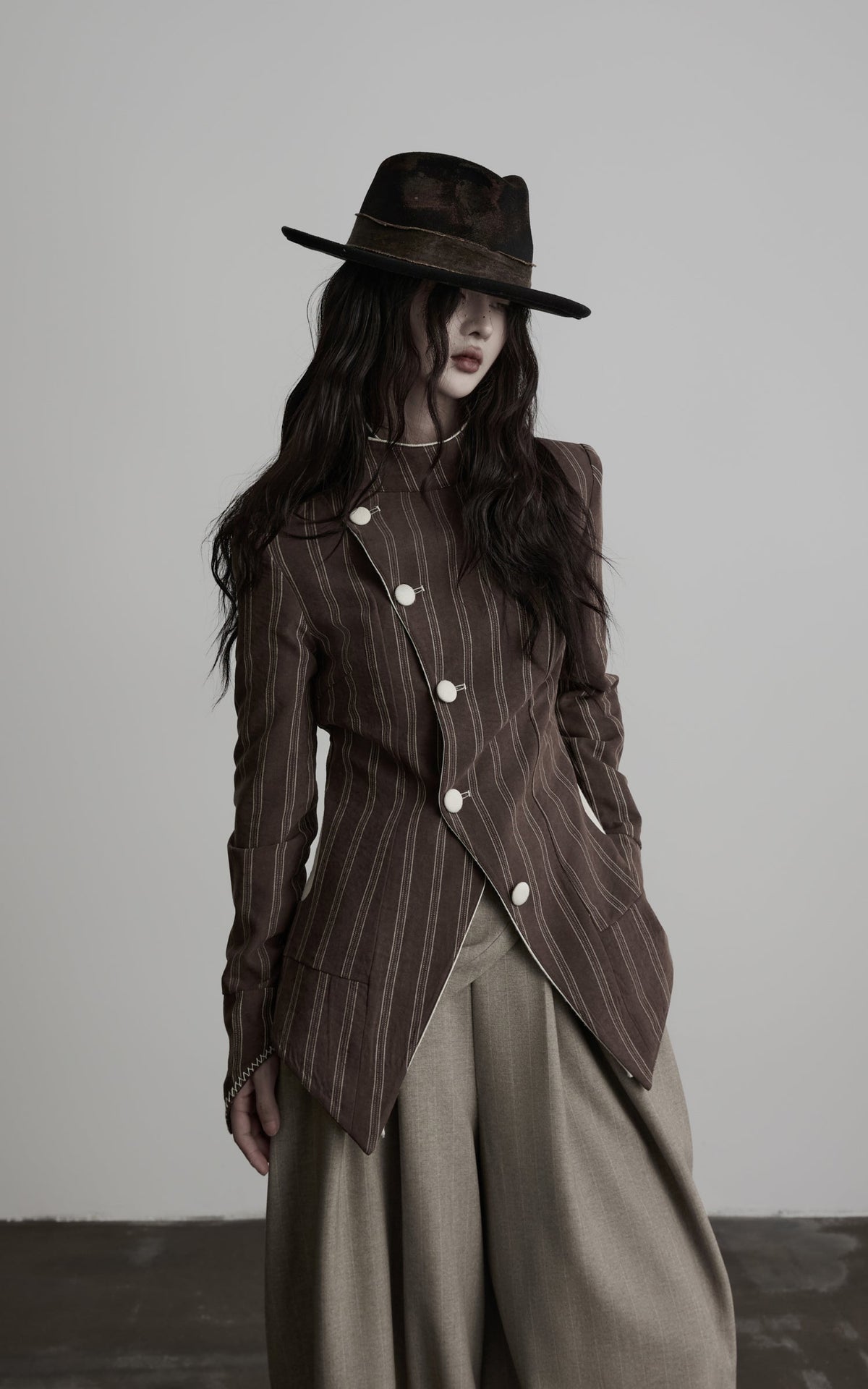 DOINDULGE Veste réversible à col montant asymétrique