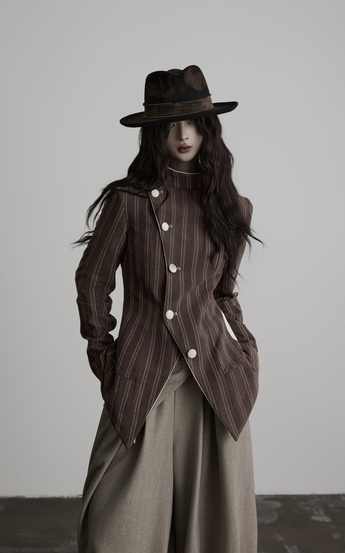 DOINDULGE Veste réversible à col montant asymétrique