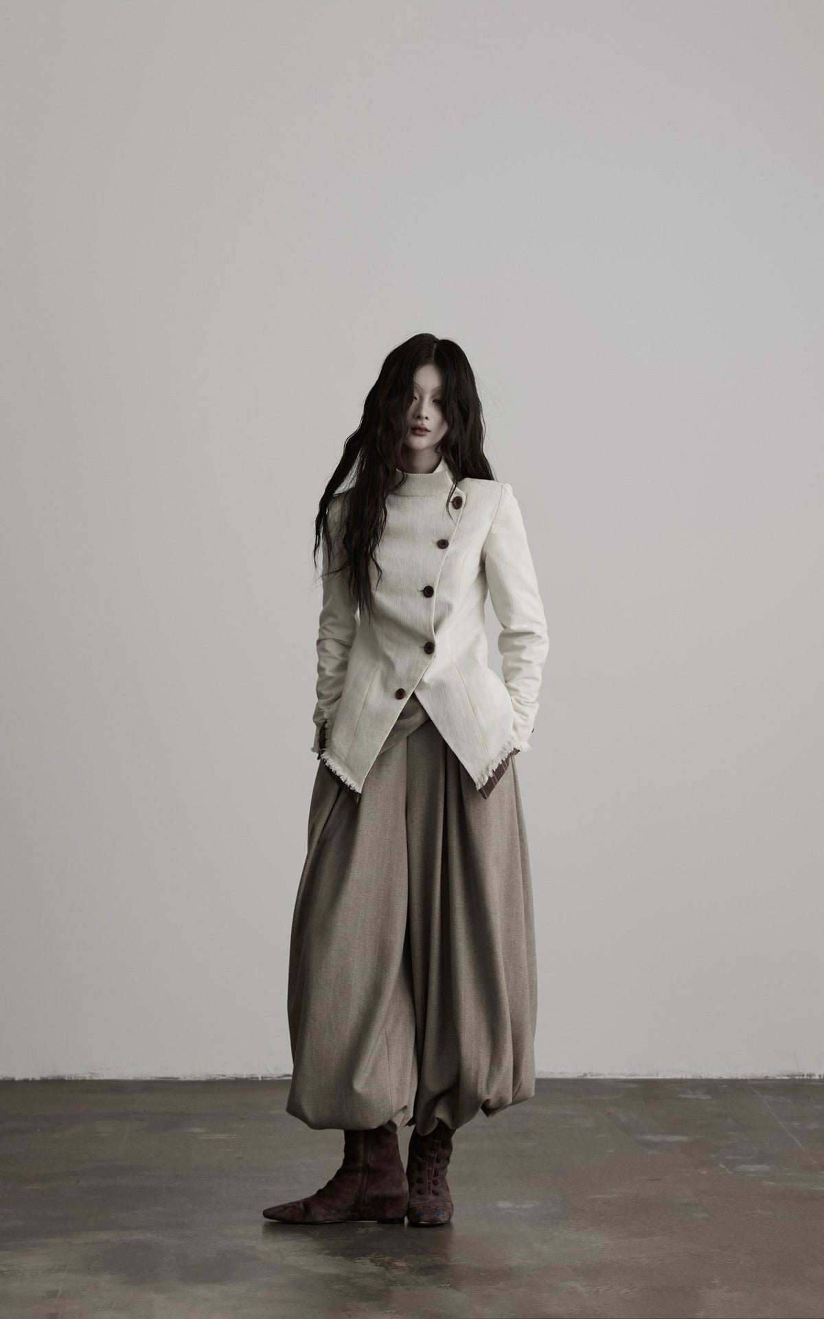 DOINDULGE Pantalon bouffant plissé à taille asymétrique