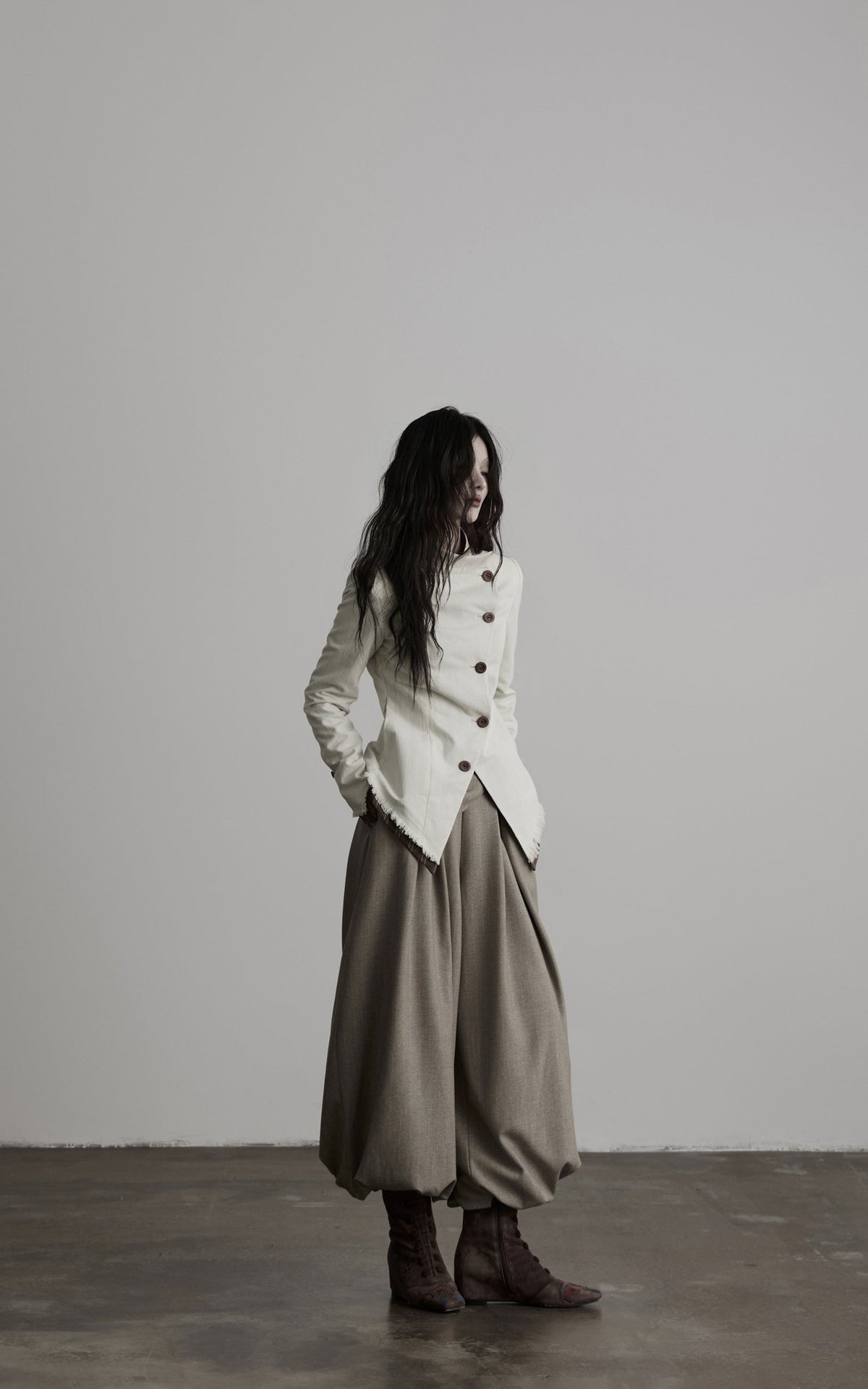 DOINDULGE Pantalon bouffant plissé à taille asymétrique