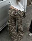 Rase le sol Camouflage Wide Leg Cargo Pants with Buttoned Hems