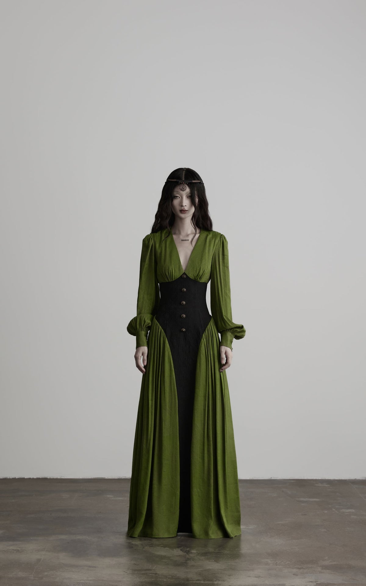 DOINDULGE Robe longue à manches bouffantes, taille corset et col en V