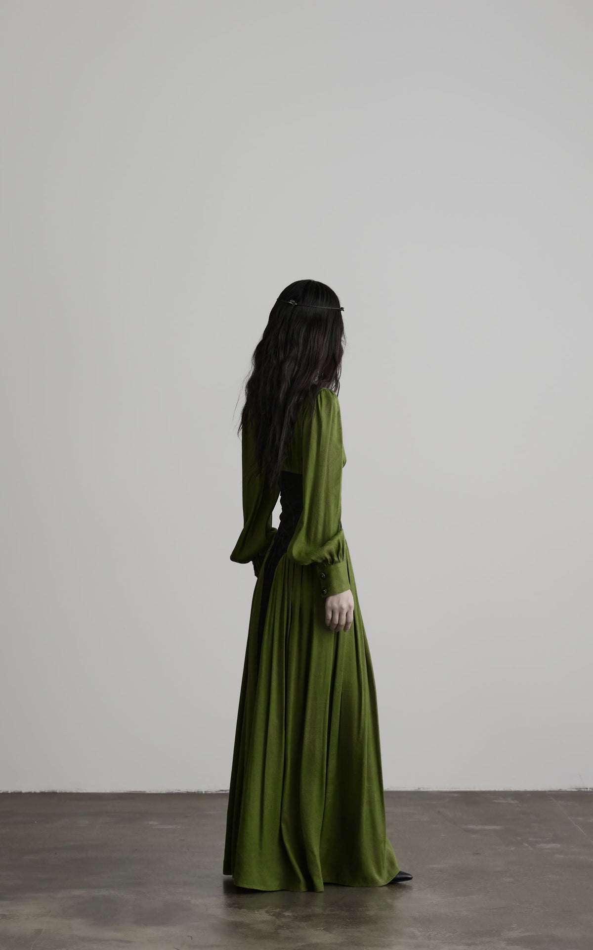 DOINDULGE Robe longue à manches bouffantes, taille corset et col en V