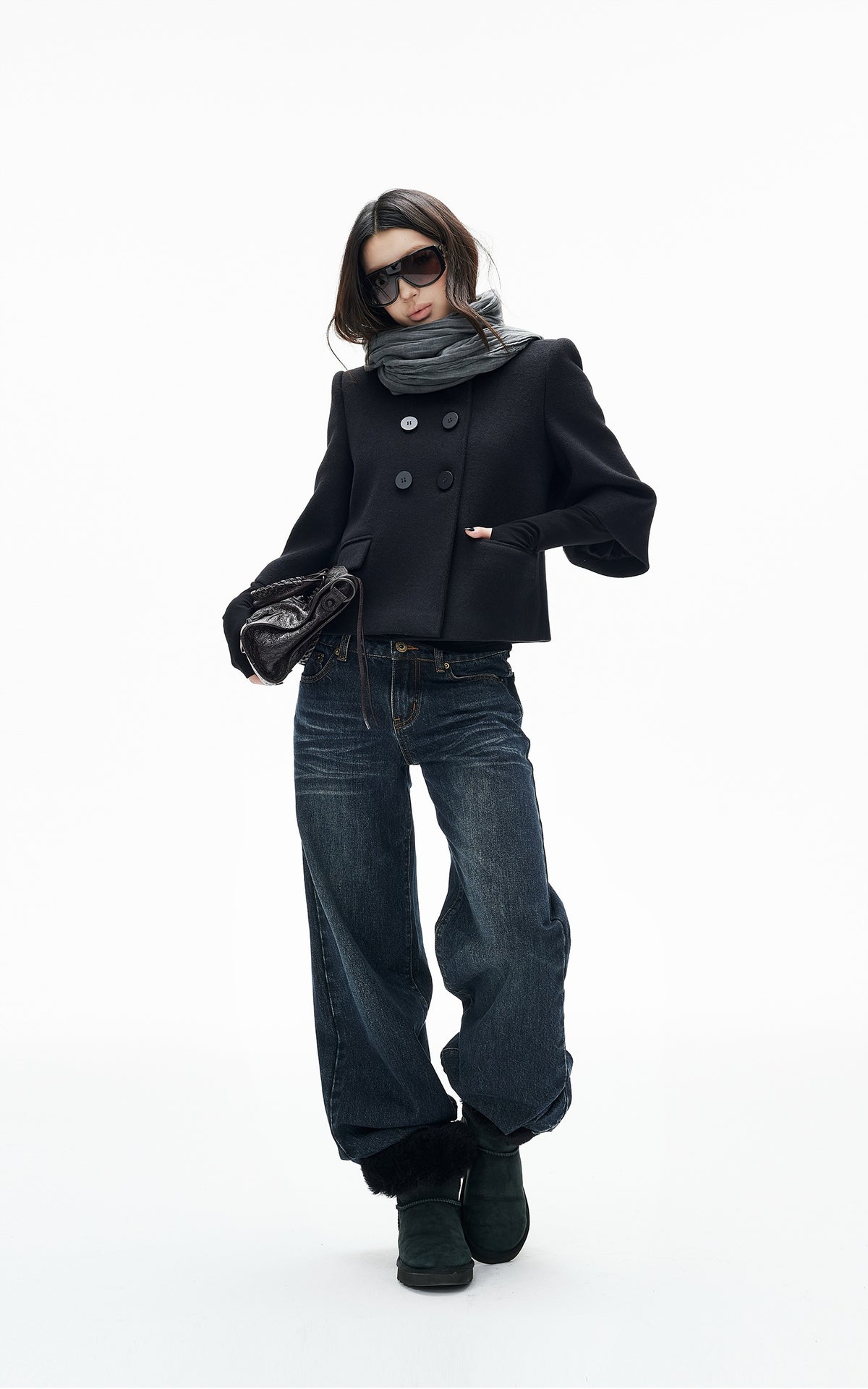 IAMXIAA Structured Shoulder Wool Double-Breasted Cropped Jacket