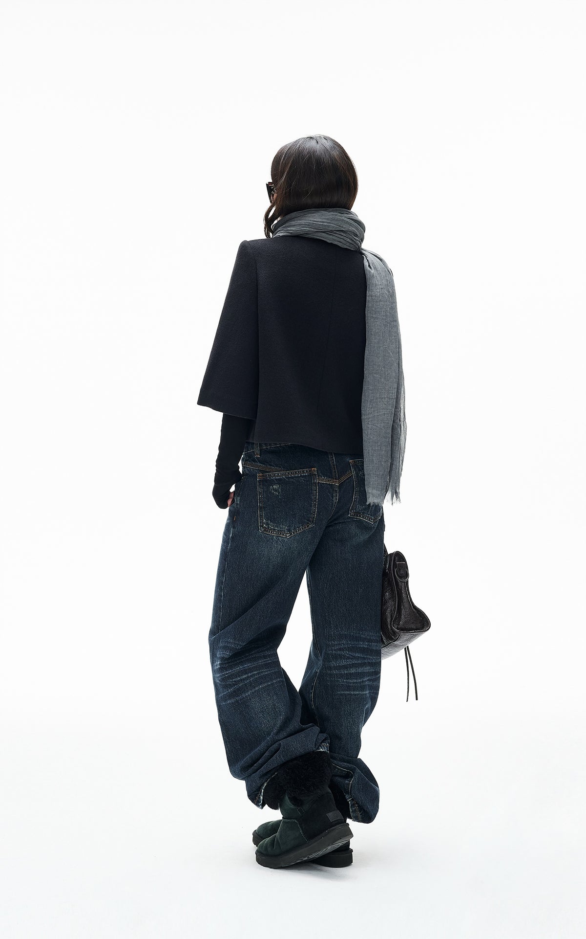 IAMXIAA Structured Shoulder Wool Double-Breasted Cropped Jacket