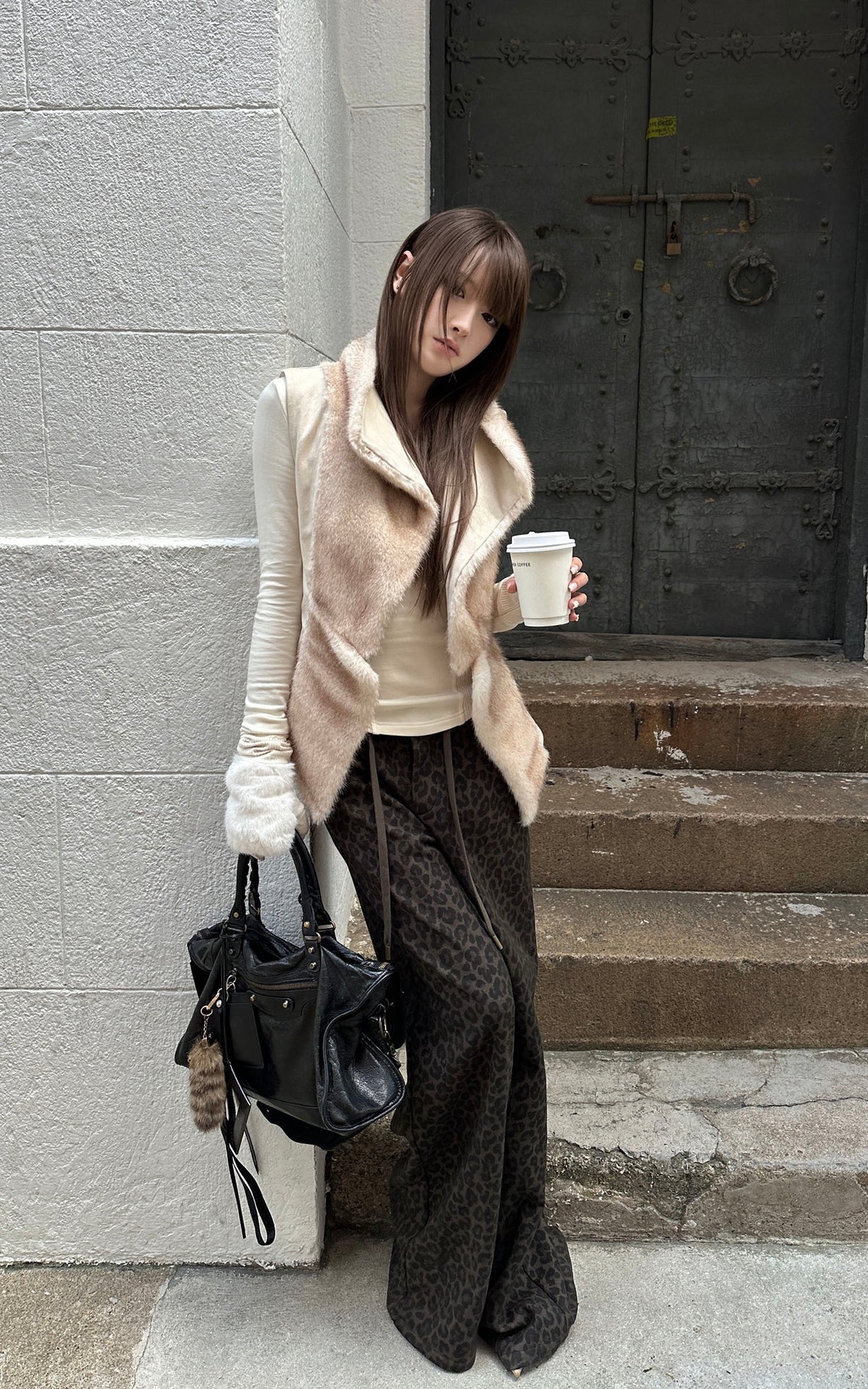 Rase le sol Faux Fur Draped Vest